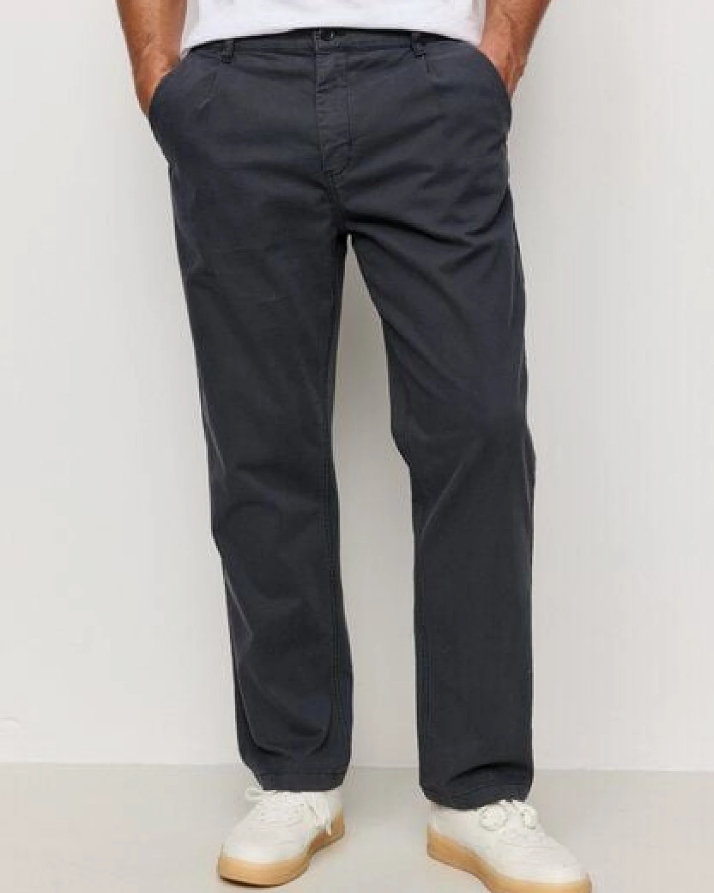 Herren Chino mit Bundfalte aus Bio-Baumwoll Mix - OAK - recolution – Ansicht 2