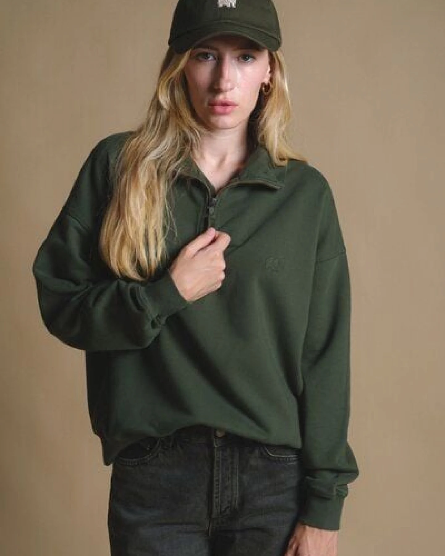 Trendsplant Women's Essential Garment Heavyweight Oversized Quater Zip Sweatshirt Kombu Green – Ansicht 3
