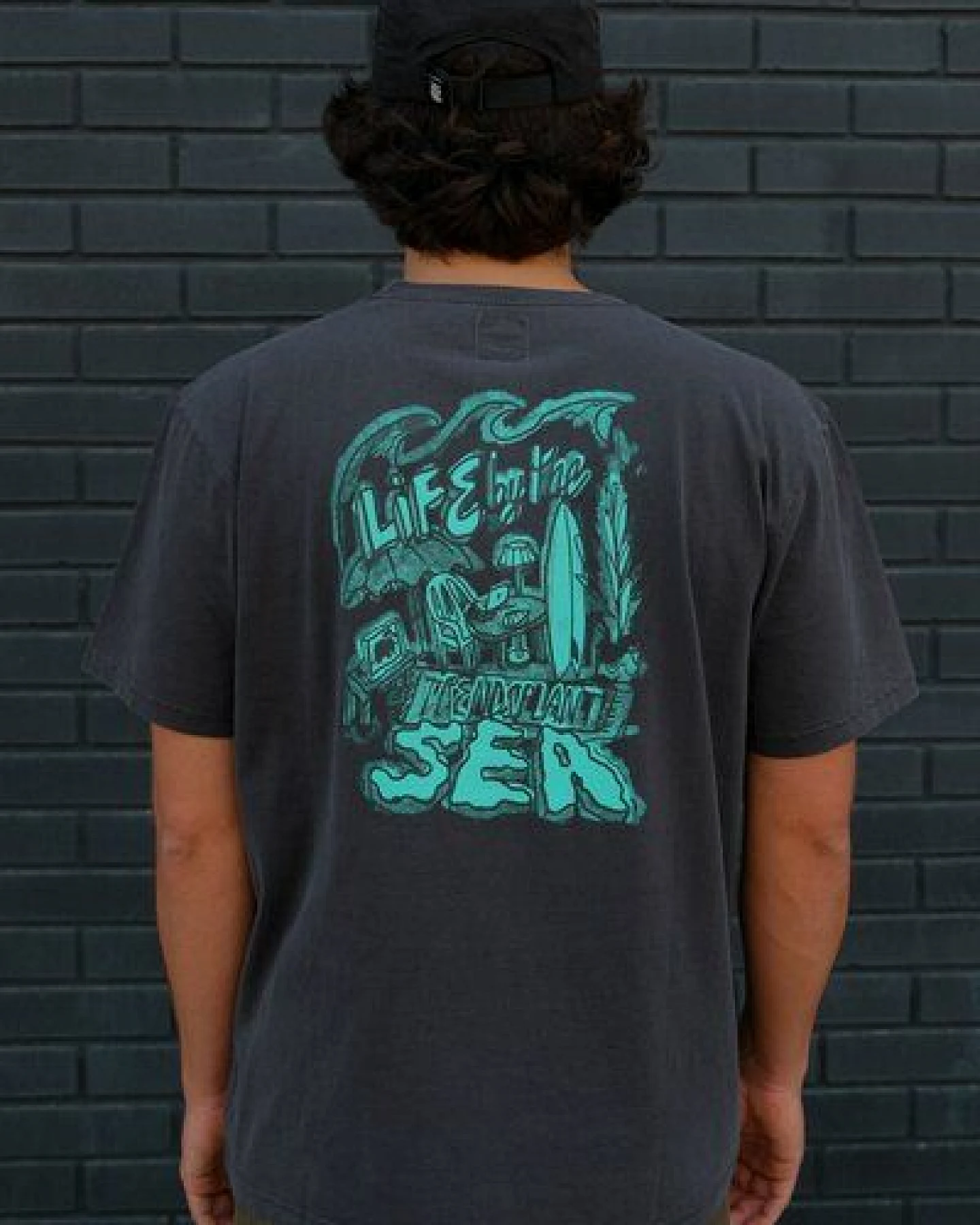 Trendsplant Life by the Sea VII by P.Bueno Pigment T-Shirt Magnet Grey – Ansicht 4