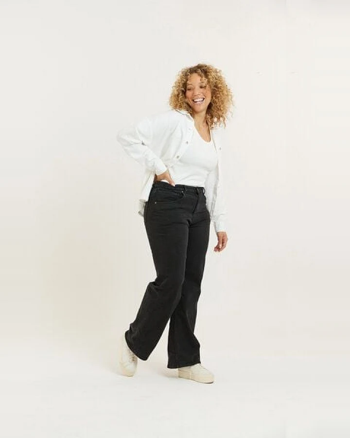 Flax and Loom Tencel Wide Leg Jeans Modell: Etta