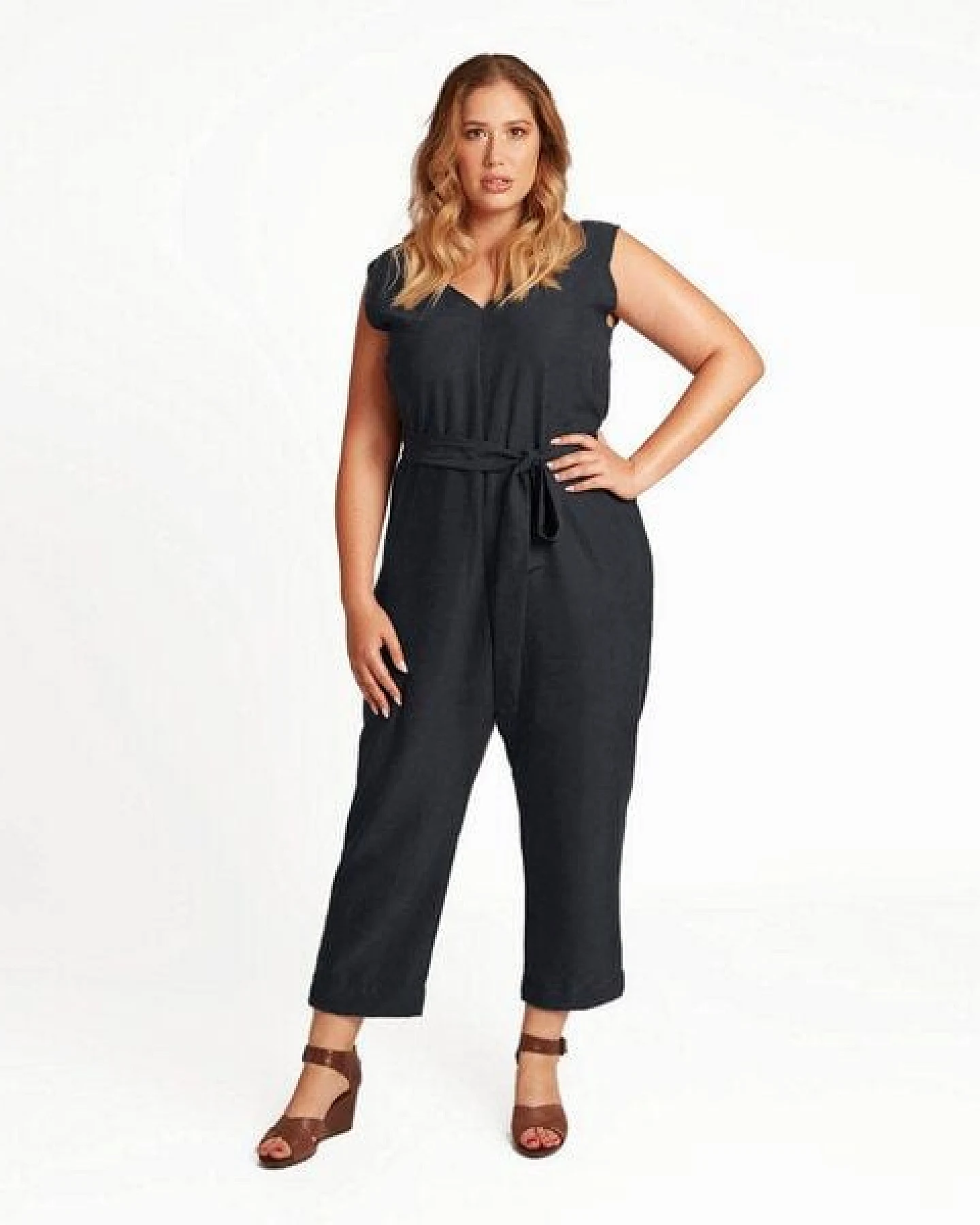 WiDDA berlin Modischer Overall ENIBAS aus TENCEL® in zwei Farbvarianten – Ansicht 2