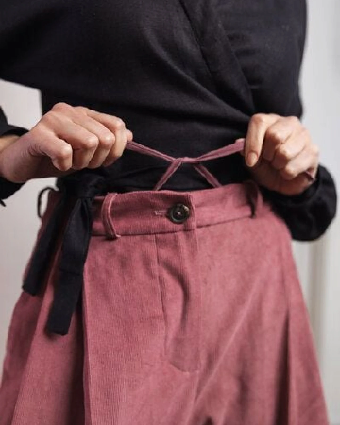 Jyoti - Fair Works Bio-Baumwollcord Culotte Awasi – Ansicht 4