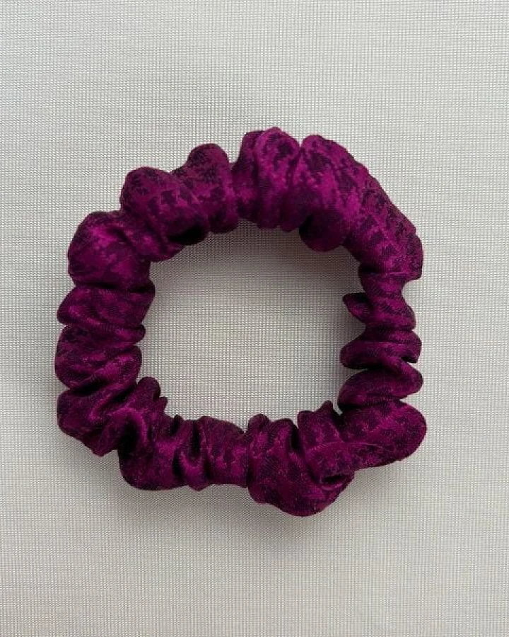 NOE Mini Scrunchie aus nachhaltiger Seide