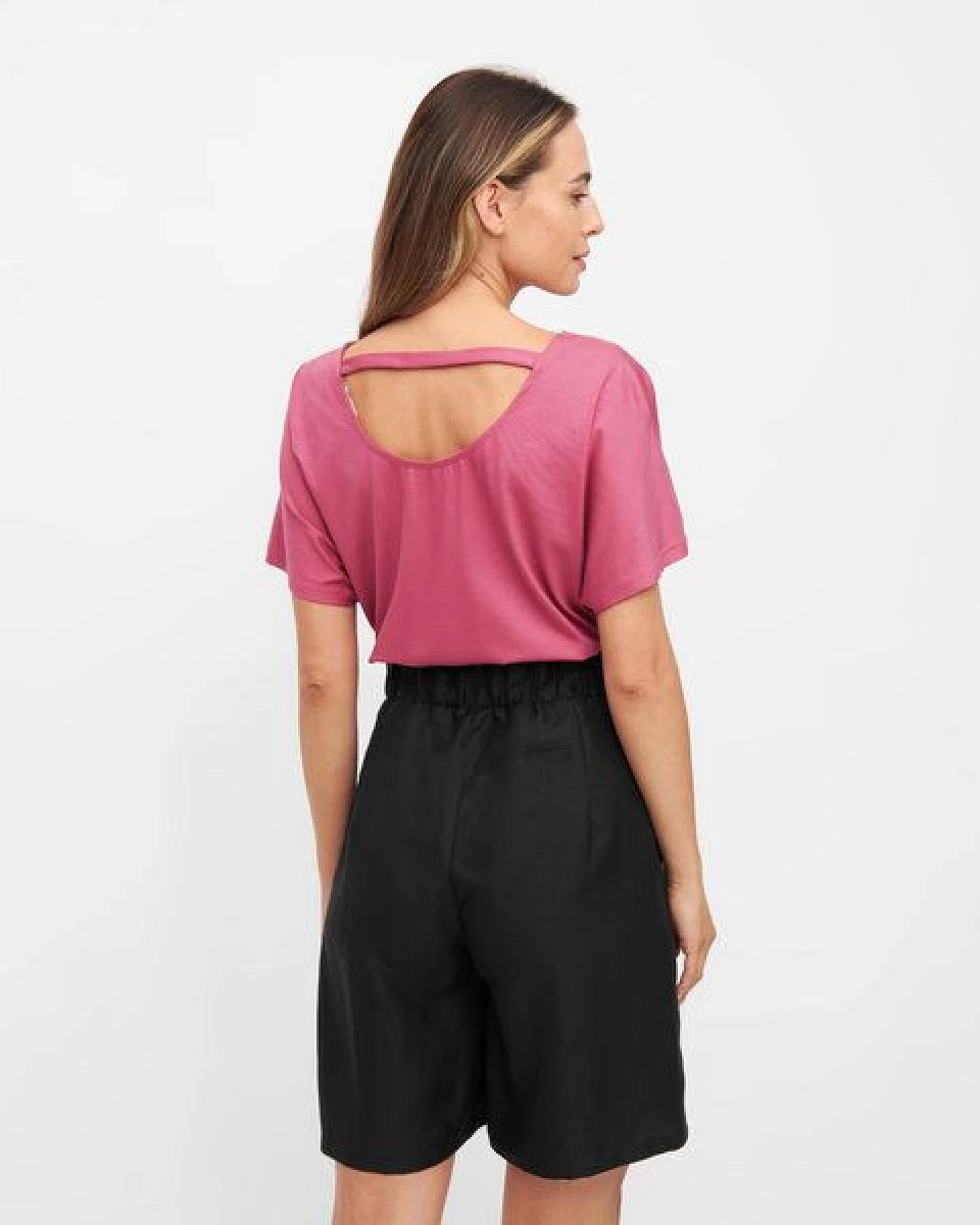WiDDA berlin Rückenfreies Shirt FARI Pink aus Ecovero® Jersey – Ansicht 3