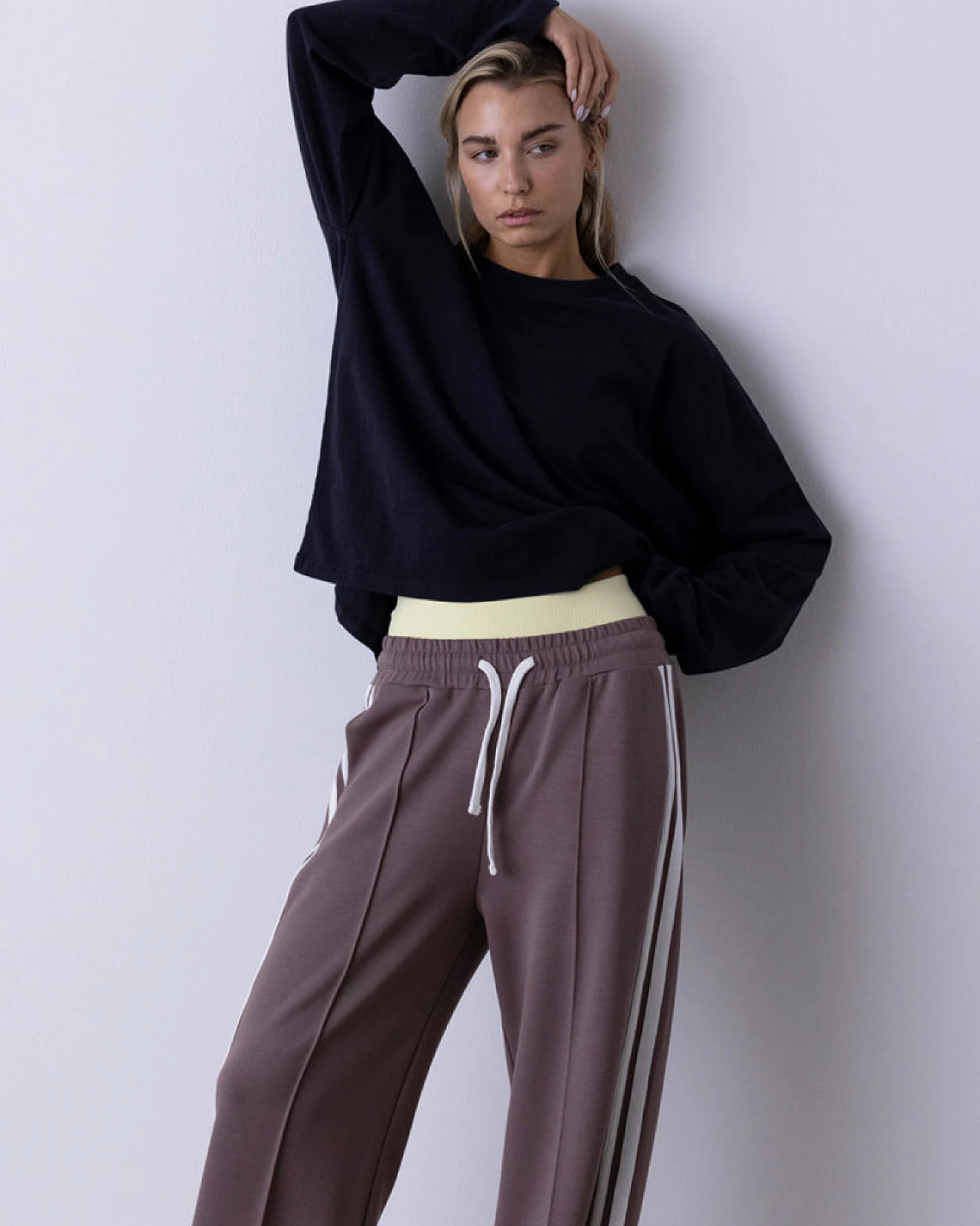 Hey Honey Lounge Trackpants - Taupe L – Ansicht 10