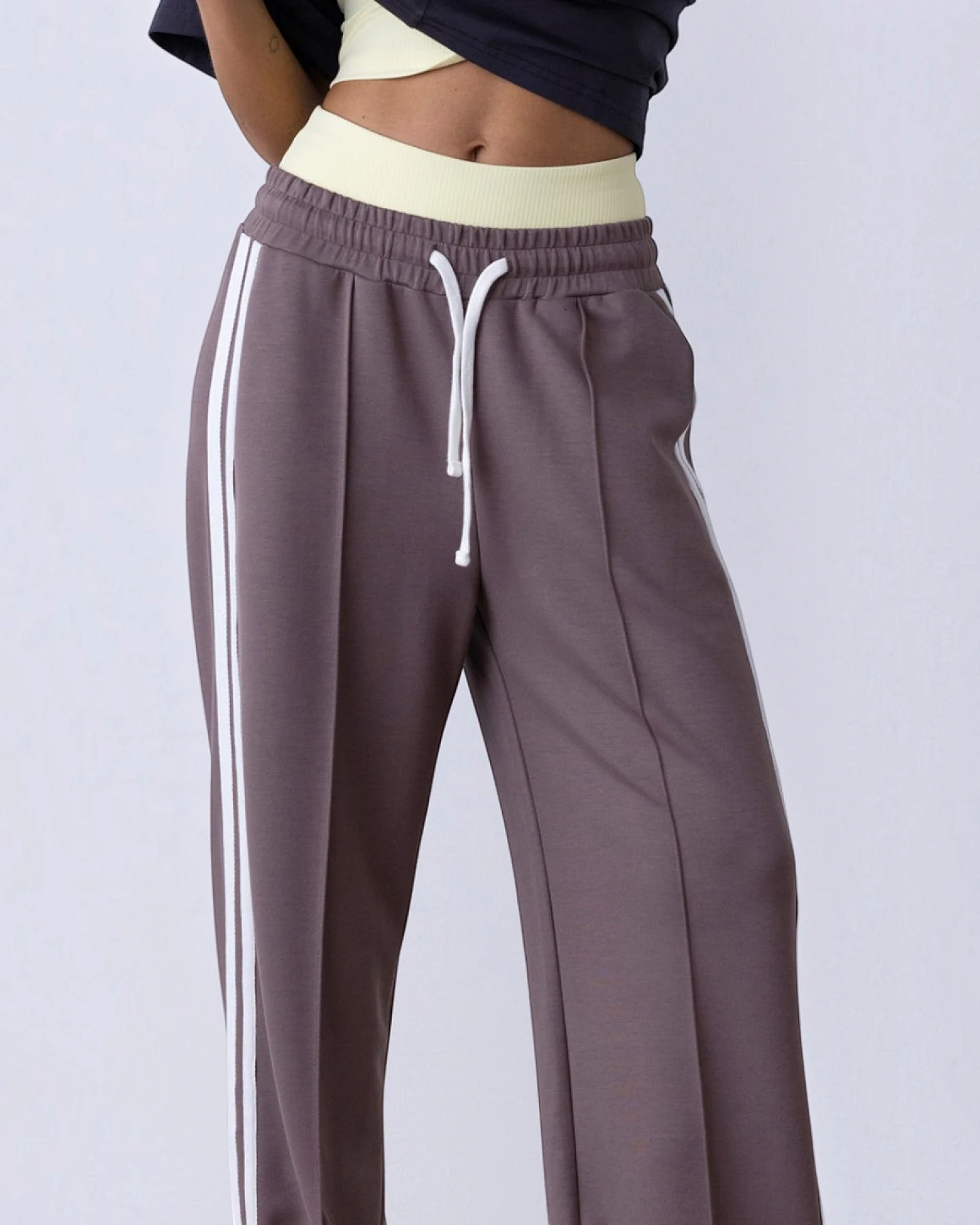 Hey Honey Lounge Trackpants - Taupe – Ansicht 2