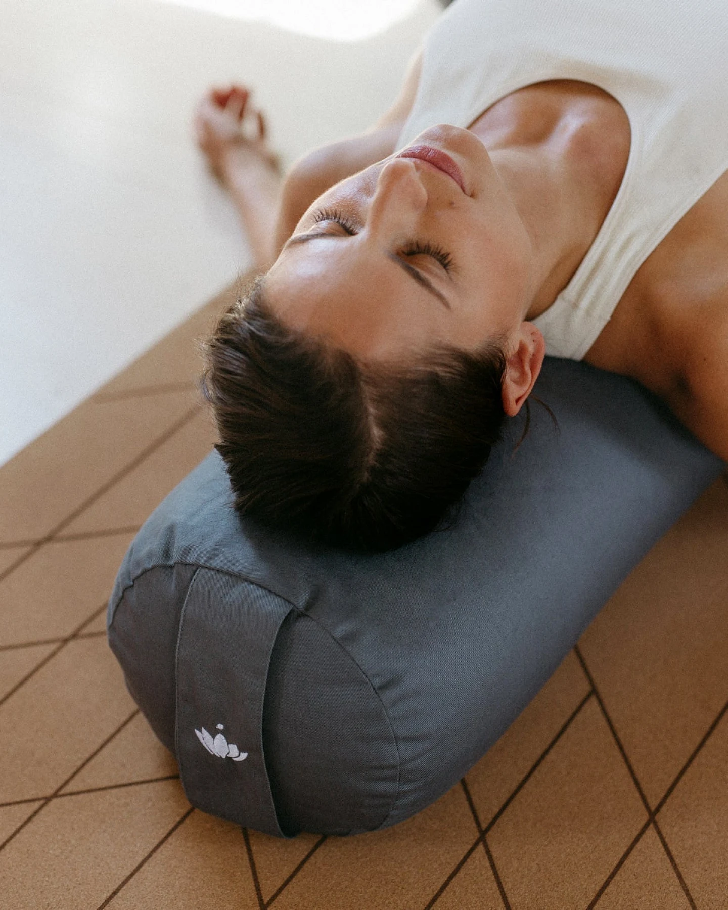 Lotuscrafts Yogarolle RESTORATIVE Ø24 cm – Ansicht 3