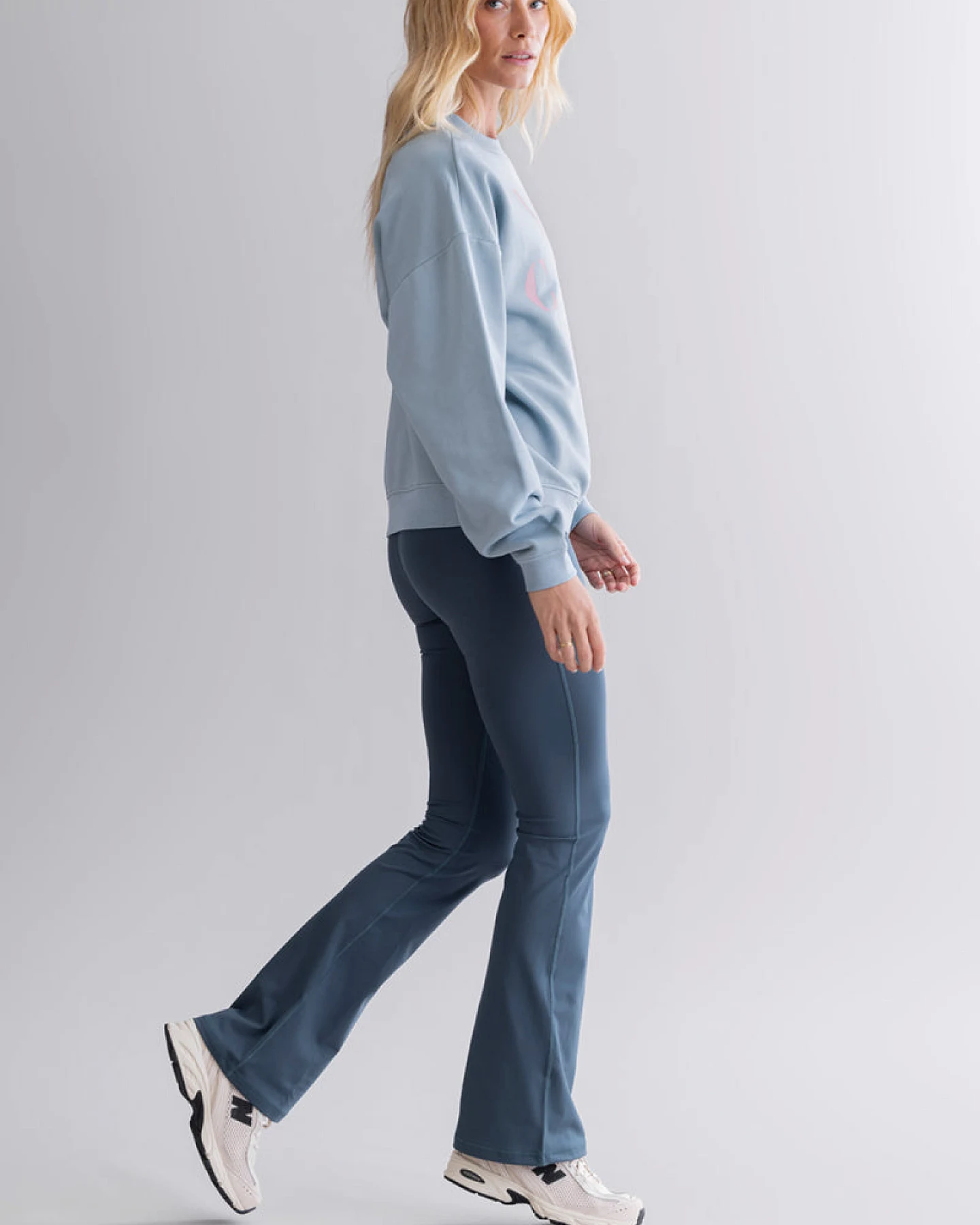 Hey Honey Sweater Le Club - Slate – Ansicht 7
