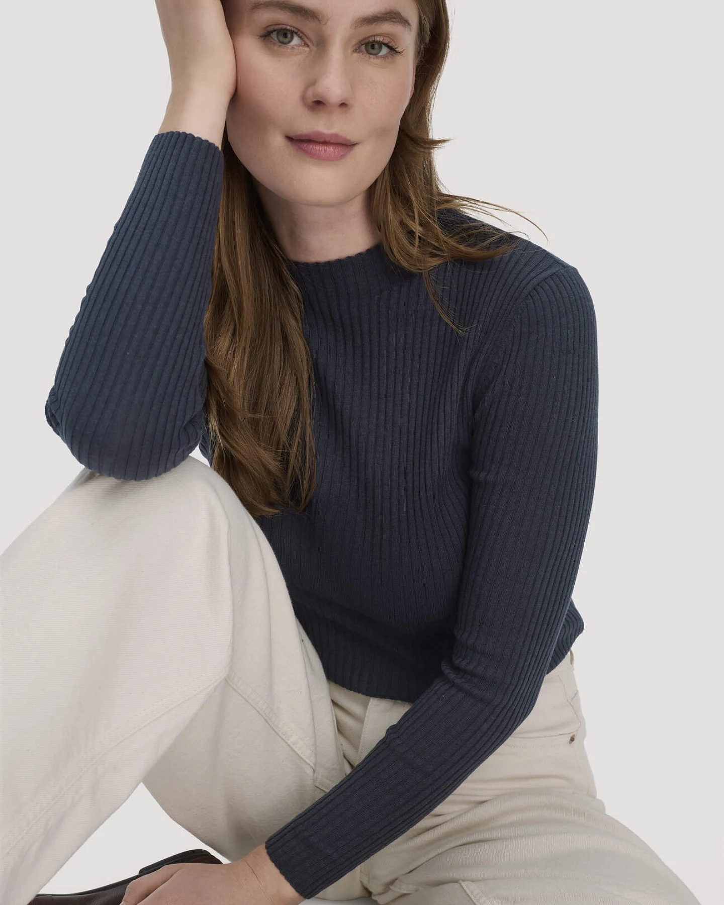 hessnatur Damen Strick Pullover Fitted aus TENCEL™ Lyocell mit Bio-Baumwolle - blau - Größe XS – Ansicht 4