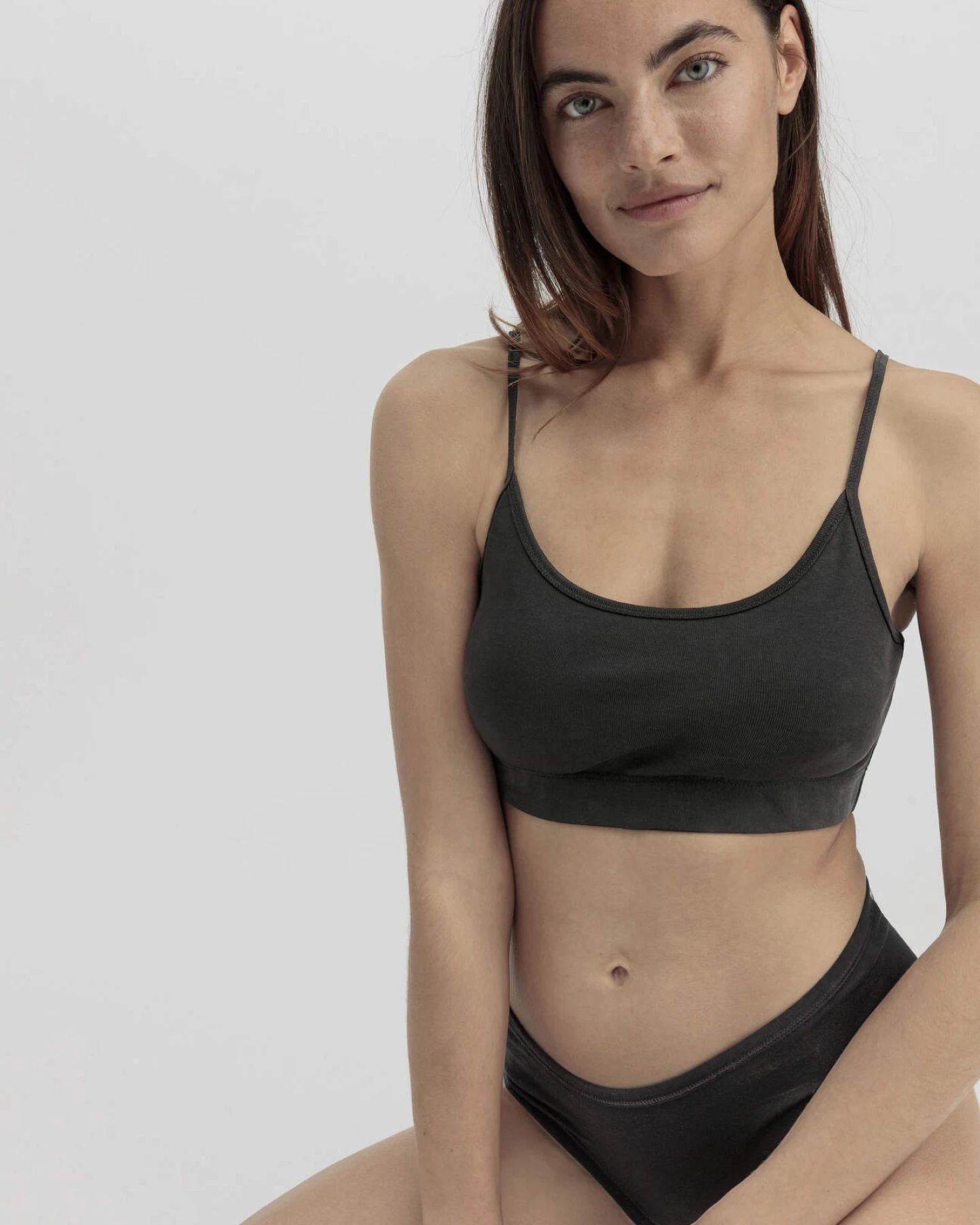 hessnatur Damen Bustier im 2er-Pack PURE COTTON aus Bio-Baumwolle - schwarz - Größe 46 – Ansicht 3