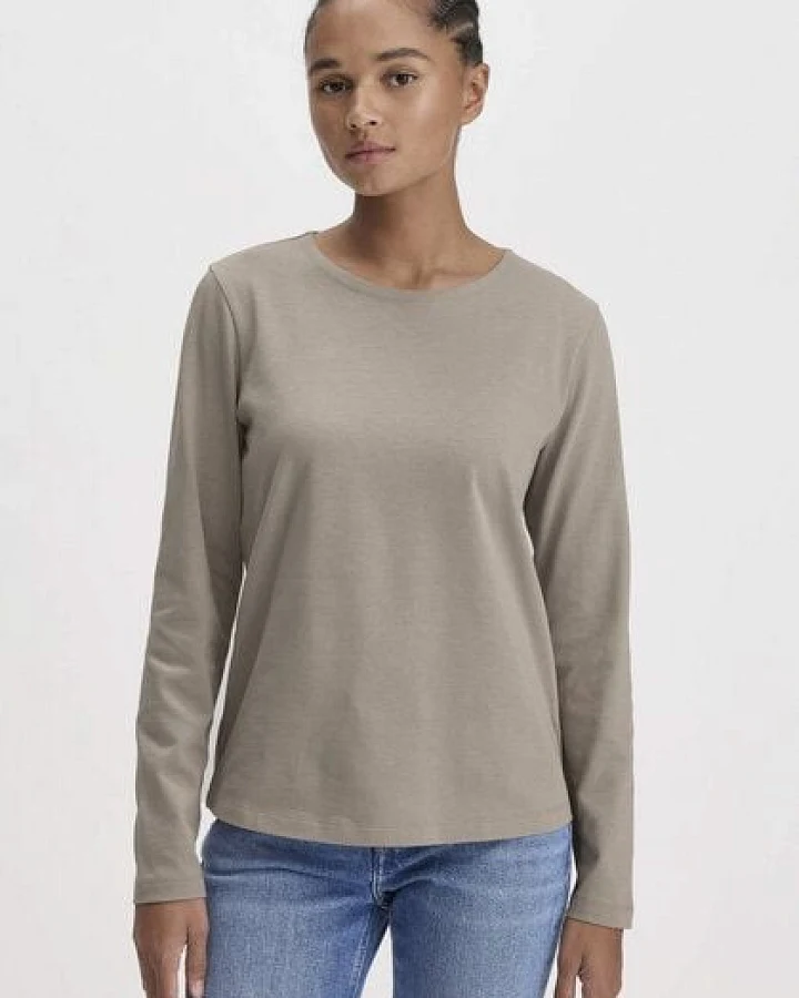 hessnatur Langarmshirt aus reiner Bio-Baumwolle