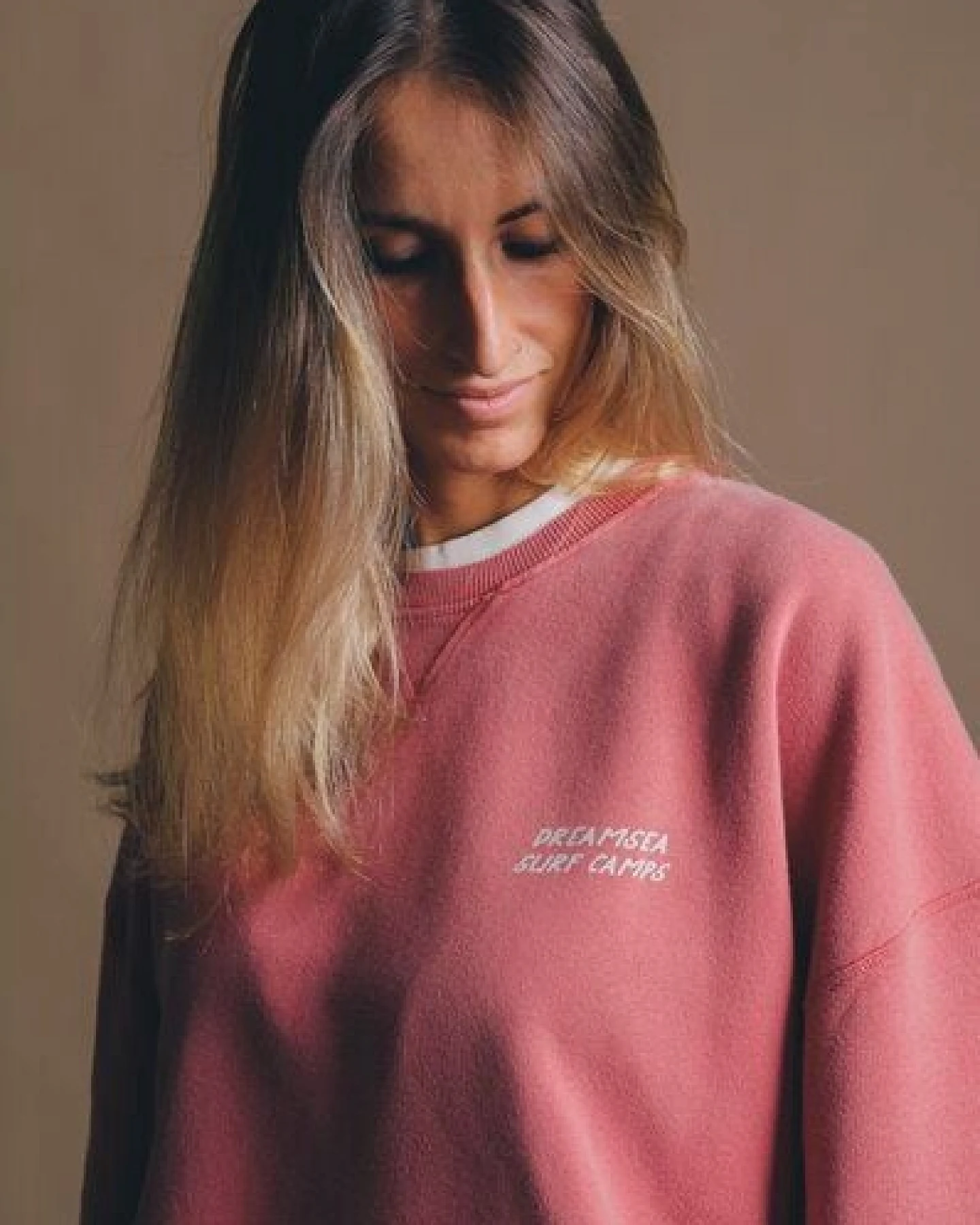 Trendsplant Women's Wild Surf Pigment Oversized Sweatshirt Samba Red – Ansicht 2