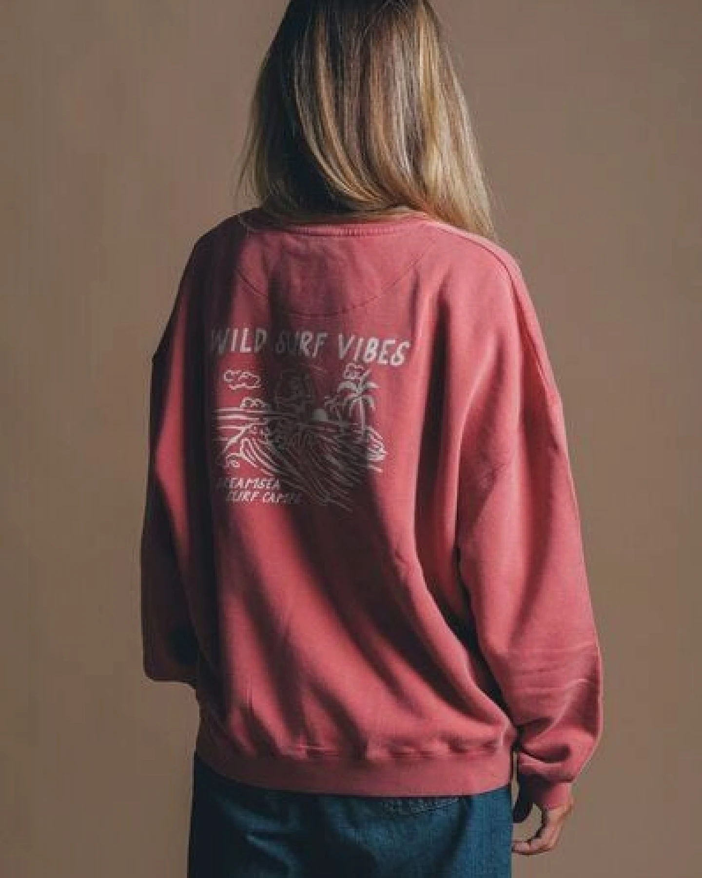 Trendsplant Women's Wild Surf Pigment Oversized Sweatshirt Samba Red – Ansicht 4