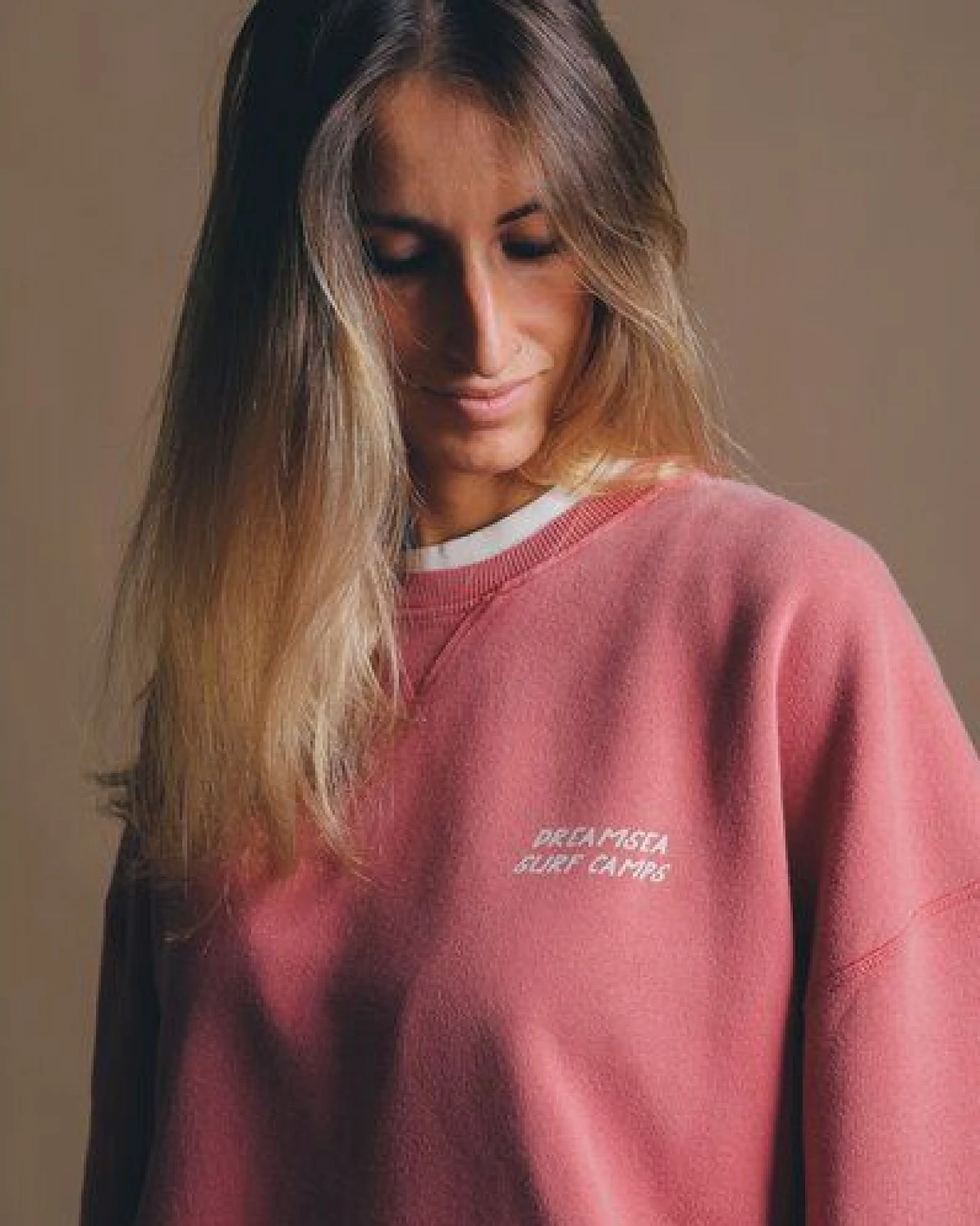 Trendsplant Women's Wild Surf Pigment Oversized Sweatshirt Samba Red – Ansicht 2