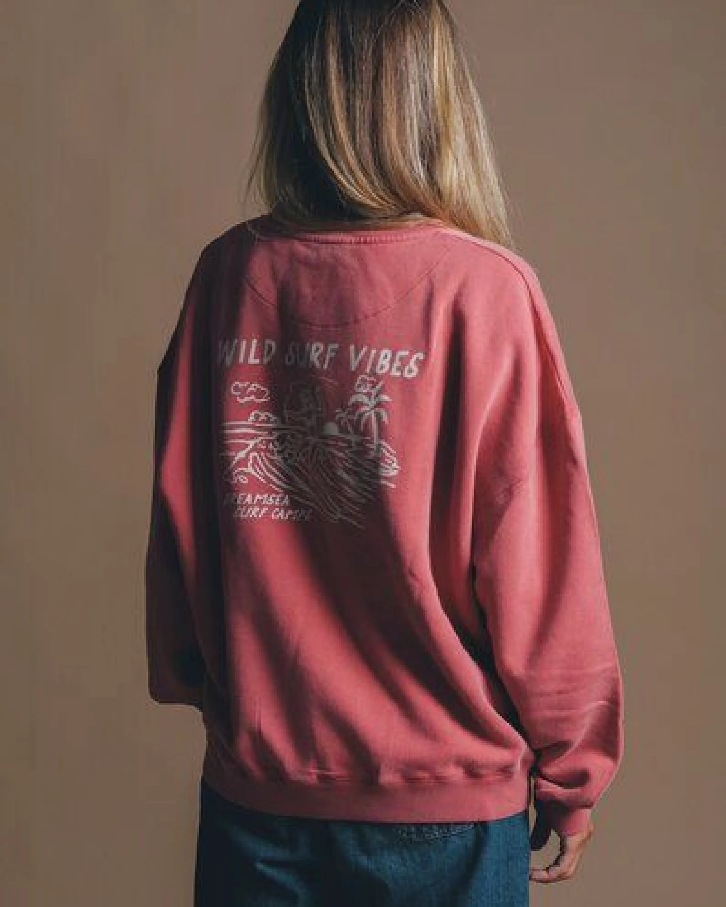 Trendsplant Women's Wild Surf Pigment Oversized Sweatshirt Samba Red – Ansicht 4