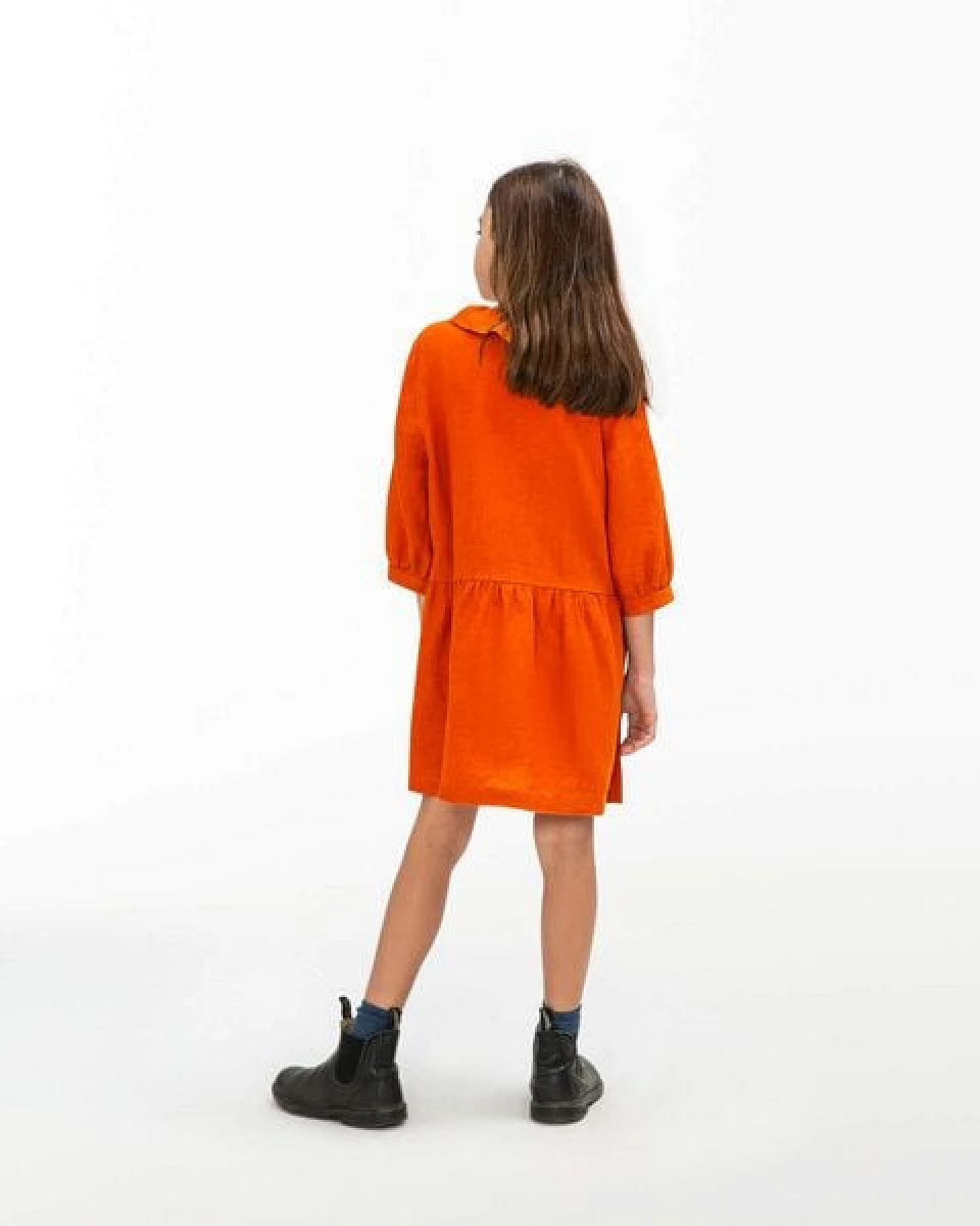Matona Verspieltes Kleid mit Rüschenkragen für Mädchen aus Leinen / Frill Collar Dress – Ansicht 2