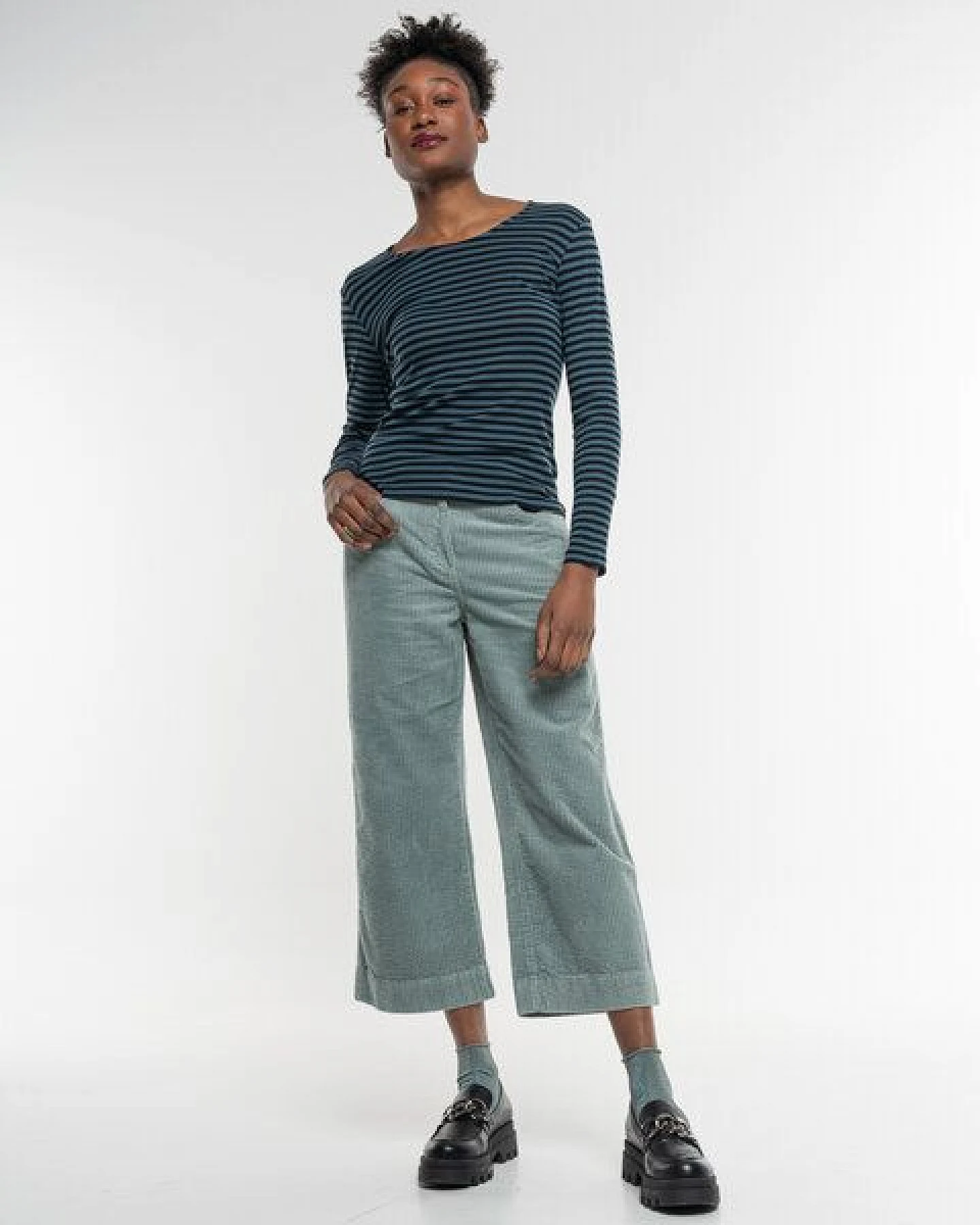 Alma & Lovis Geringeltes Longsleeve aus softer Bio-Baumwolle – Ansicht 3