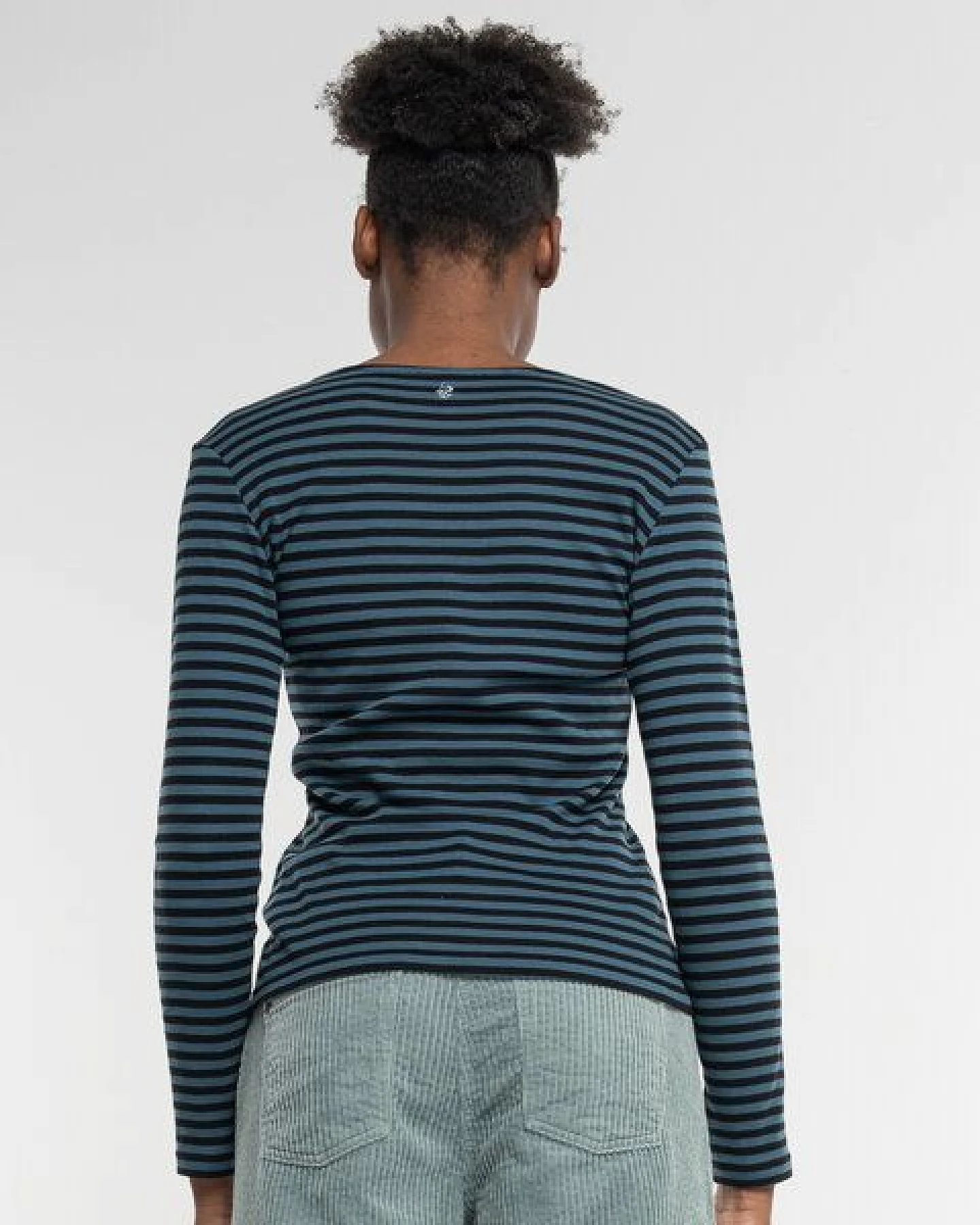 Alma & Lovis Geringeltes Longsleeve aus softer Bio-Baumwolle – Ansicht 4