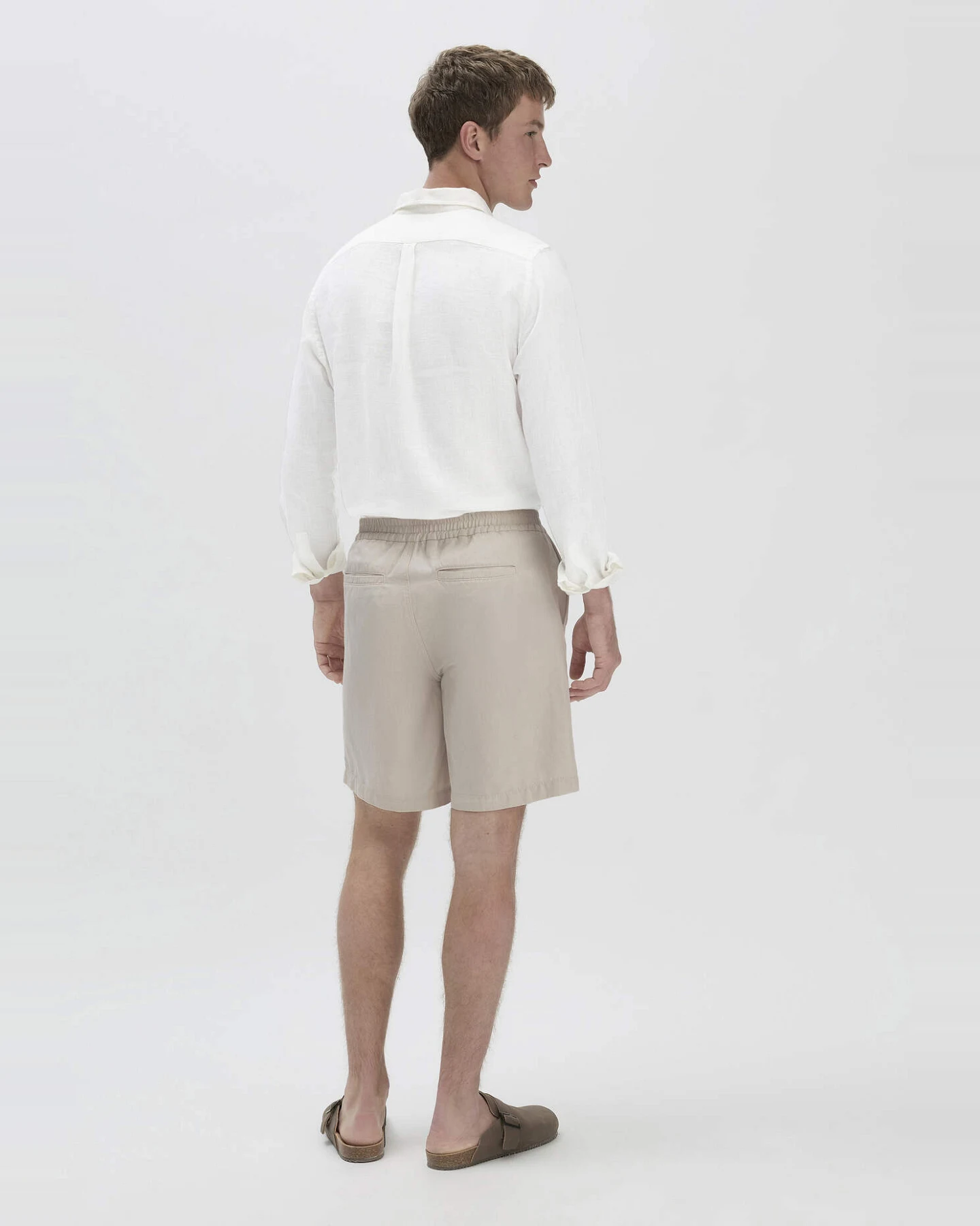 hessnatur Herren Shorts Relaxed aus Bio-Baumwolle mit Leinen - beige - Größe 31 – Ansicht 2