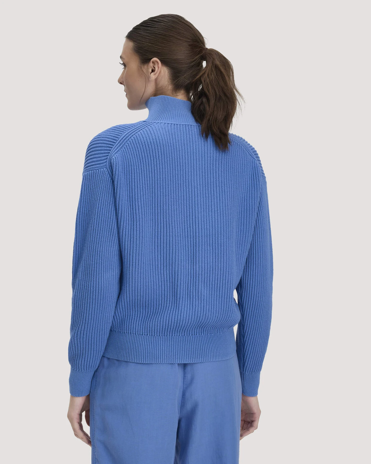 hessnatur Damen Strick Troyer Relaxed aus Bio-Baumwolle - blau - Größe XS – Ansicht 3