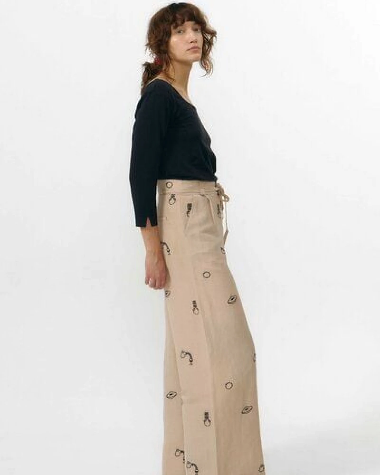 Suite13lab Damenhose RAMALA bestickt – Ansicht 3
