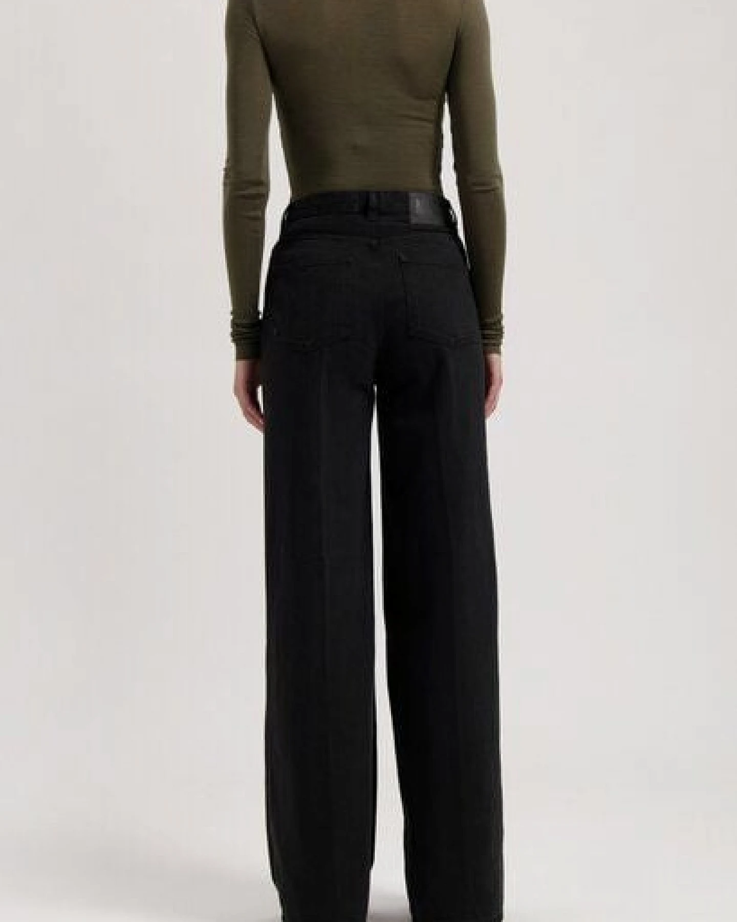 MUD Jeans Damen Jeans Loose Fit "Sara - Nero Nero" – Ansicht 3
