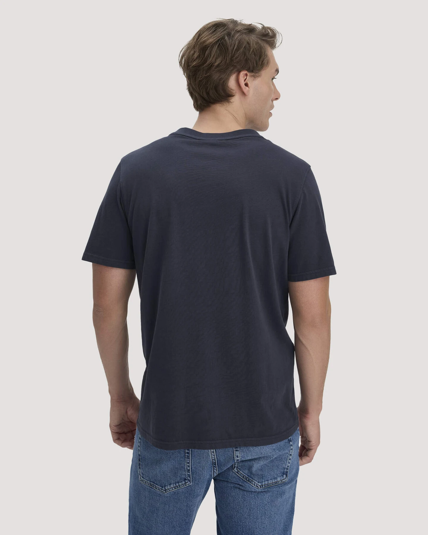 hessnatur Herren Heavy Jersey Henley Shirt Relaxed aus Bio-Baumwolle - blau - Größe 48 – Ansicht 2