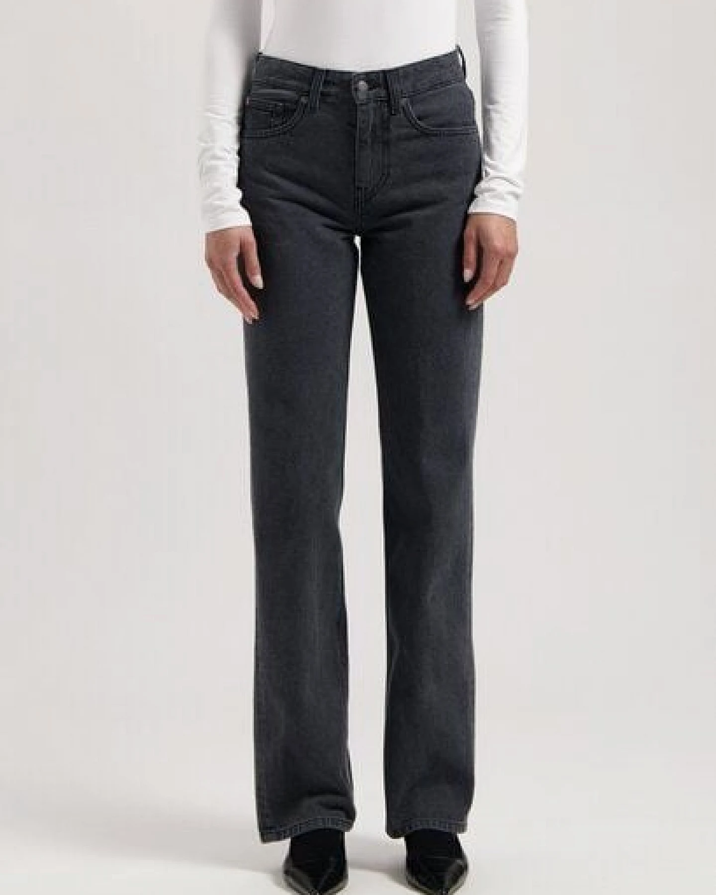 MUD Jeans Damen Jeans Loose Fit "Jamie - Used Black" – Ansicht 4