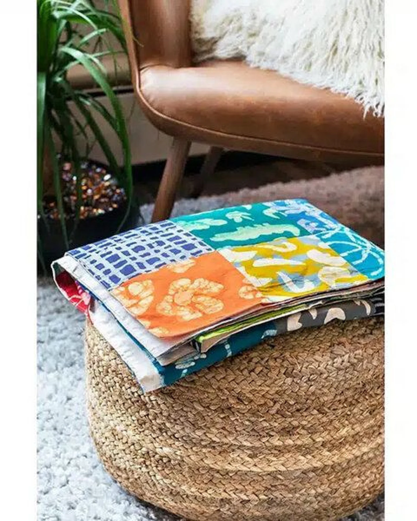 Global Mamas Batik-Patchworkdecke aus Biobaumwolle & Upcycling Mehlsack – Ansicht 2