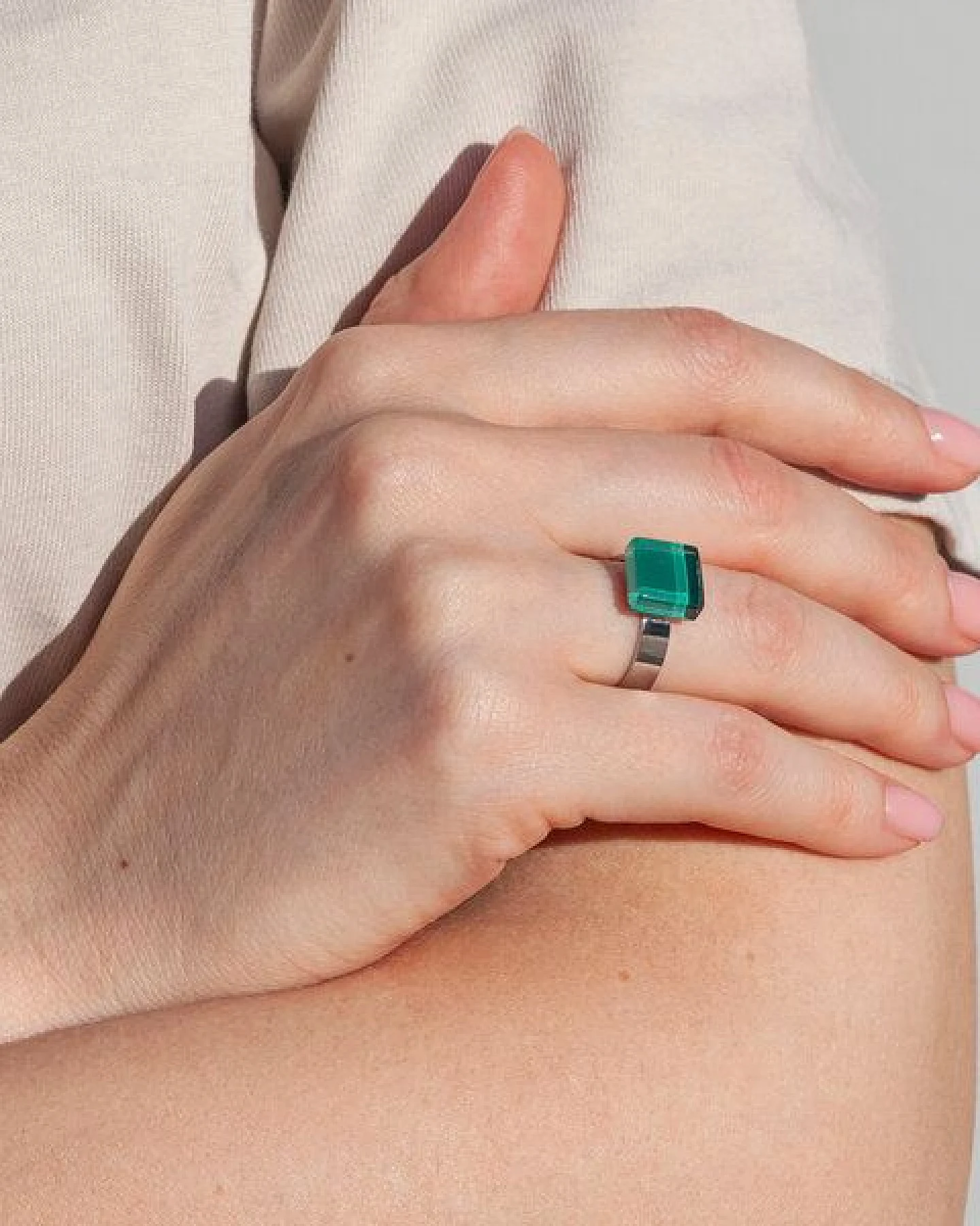 ALEXASCHA Geometrischer Ring aus Glas, mini – Ansicht 2