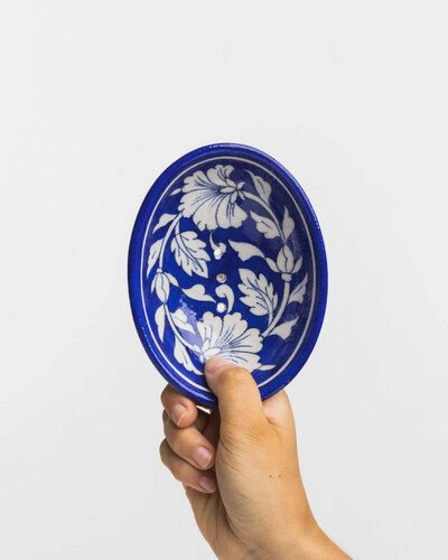 TRANQUILLO Blue Pottery Seifenschale von Hand geformt und bemalt – Ansicht 3