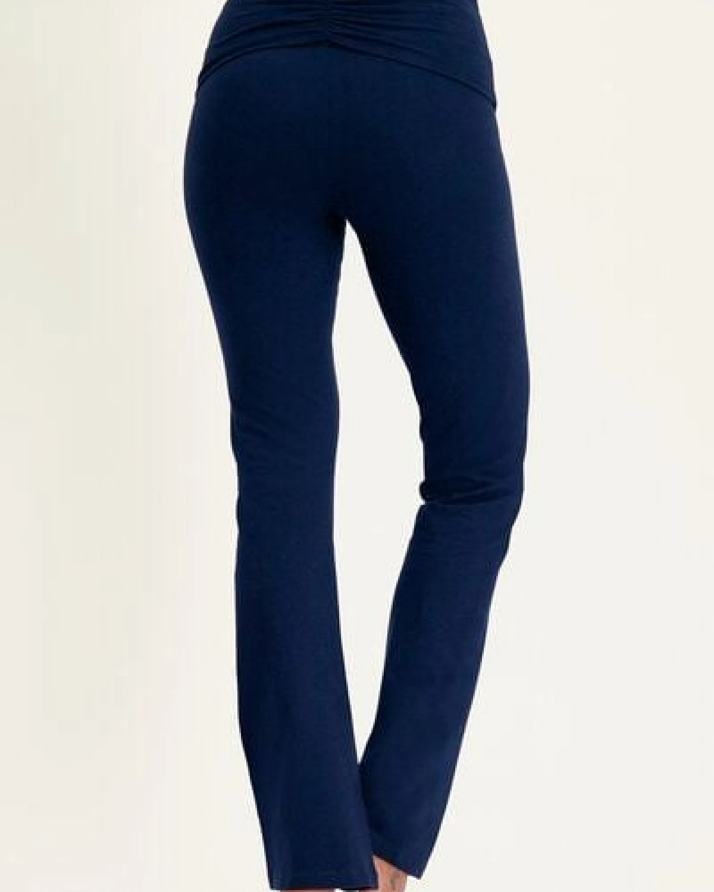 Urban Goddess Flared Yogahose Pranafied – Ansicht 3