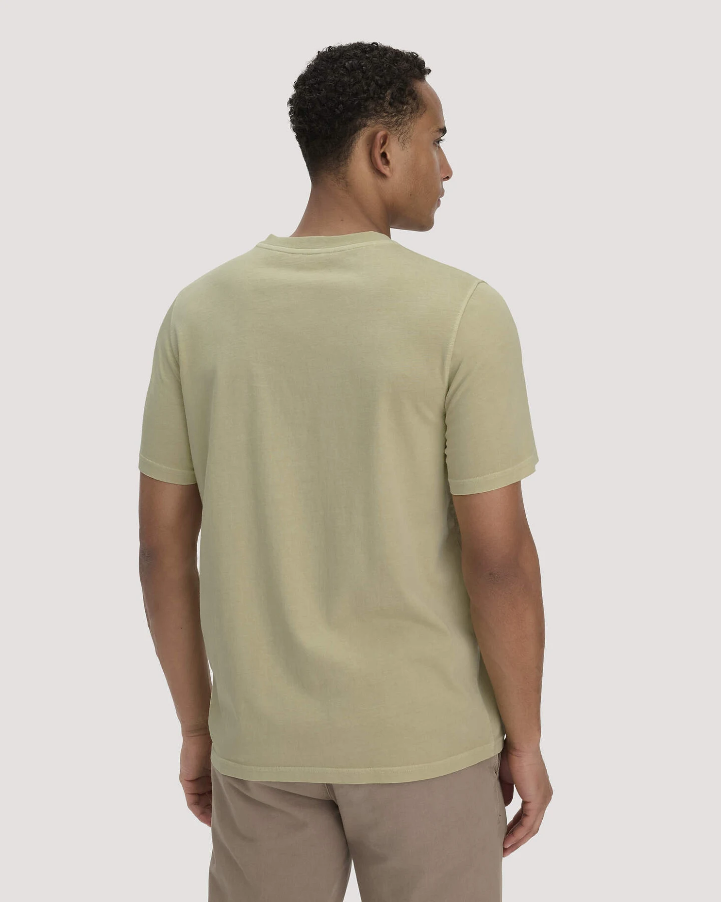 hessnatur Herren Heavy Jersey Henley Shirt Relaxed aus Bio-Baumwolle - grün - Größe 48 – Ansicht 3