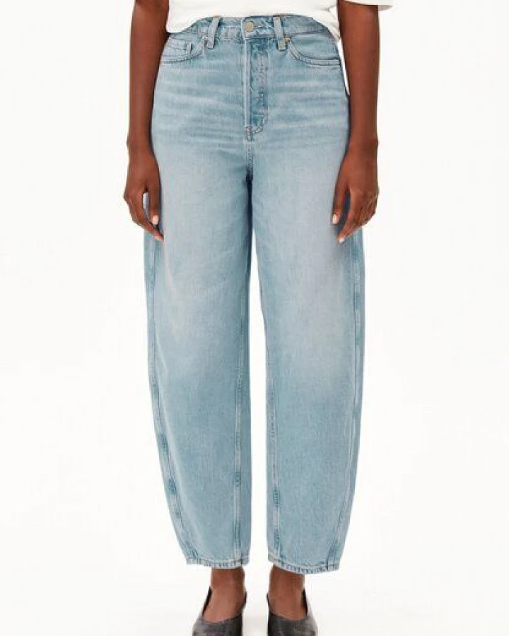 Produktseite: ARMEDANGELS BAARLY BARREL Damen Bio-Baumwoll Mix Non-Stretch