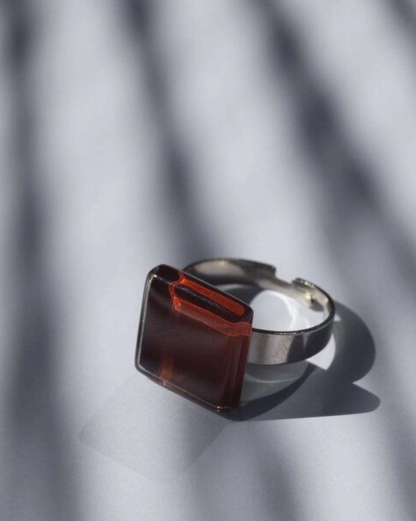 ALEXASCHA Minimalistischer Ring aus Glas, klein – Ansicht 2