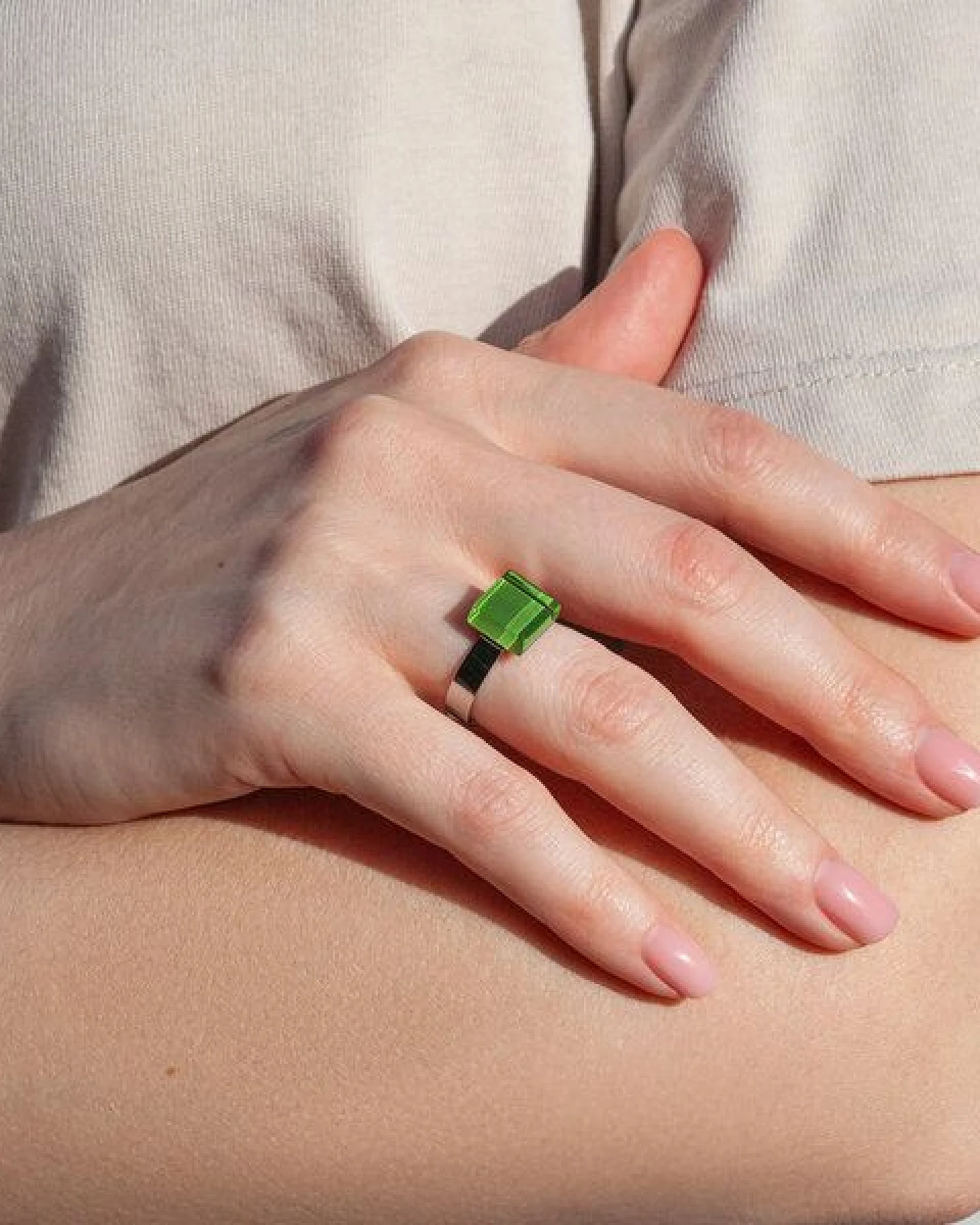 ALEXASCHA Geometrischer Ring aus Glas, mini – Ansicht 2