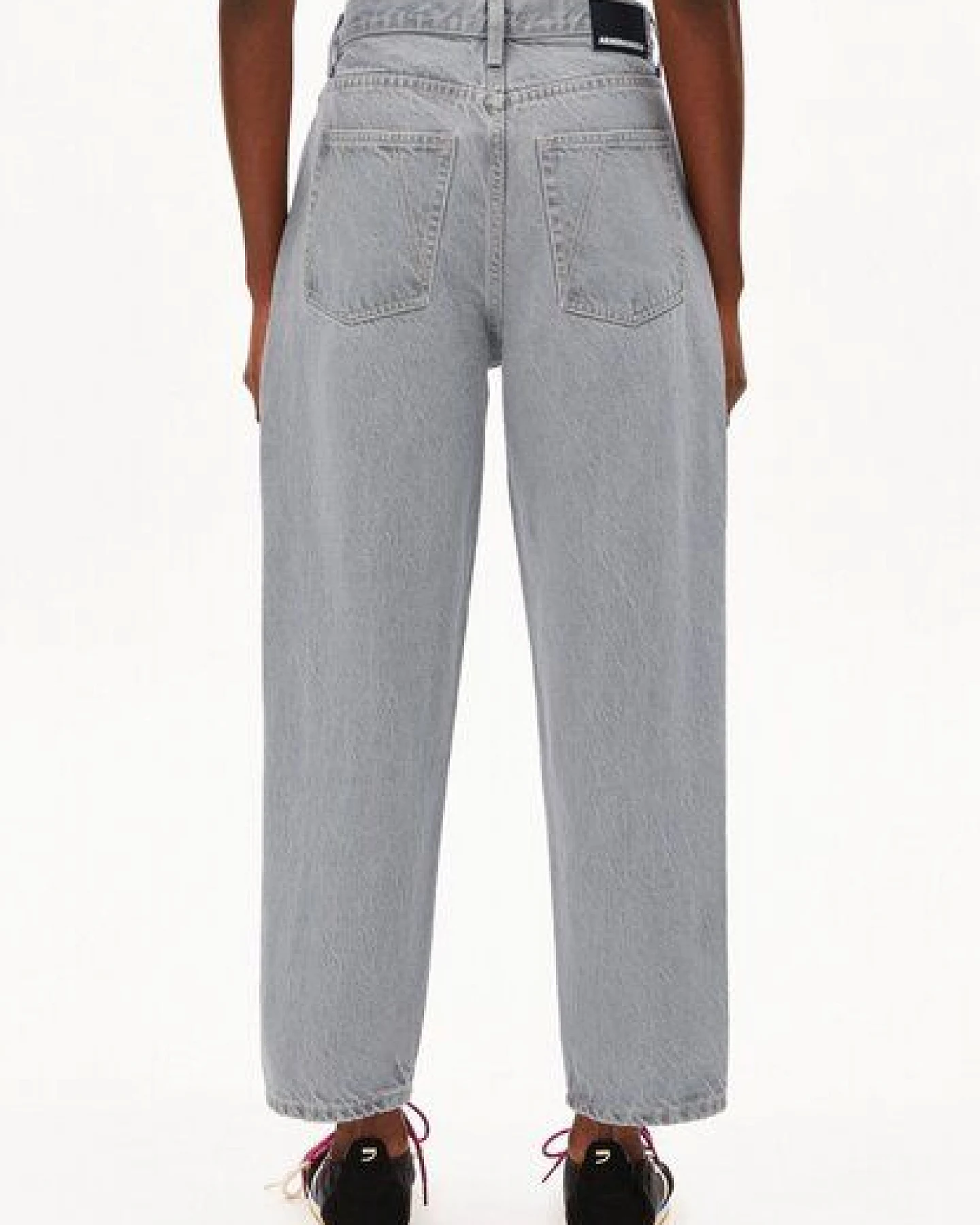 ARMEDANGELS BAARLY BARREL Damen Barrel Leg Jeans – Ansicht 2