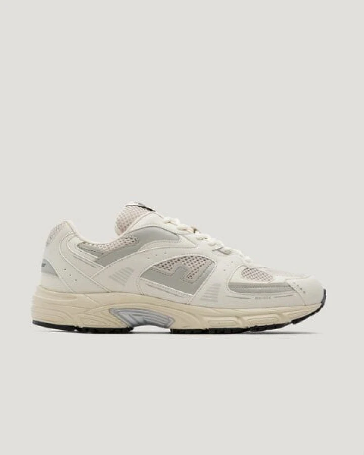 Flamingos' Life Sneaker - Wairoa Gesso