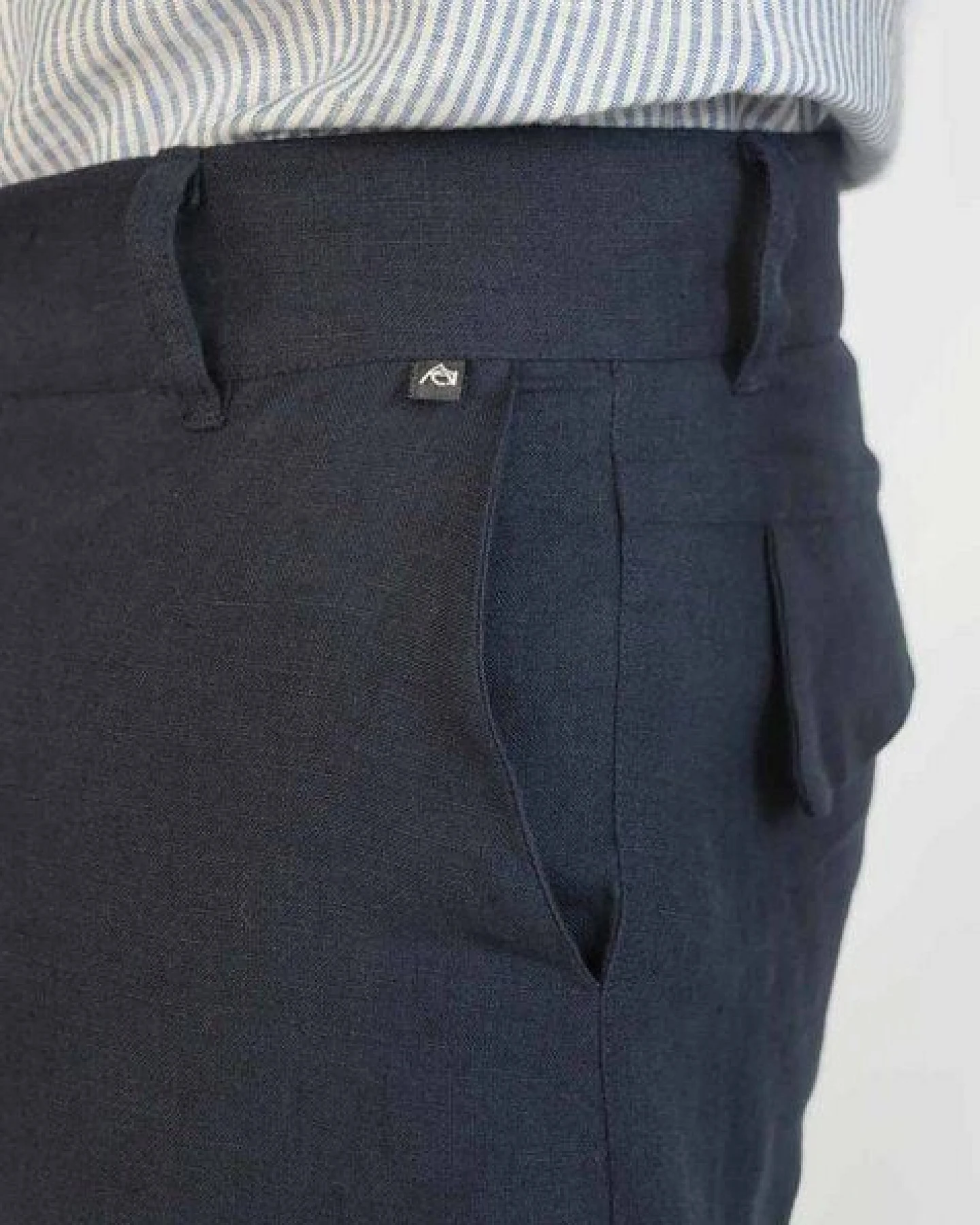 Aatise Herren Leinenhose im Chino-Stil aus 100% Leinen Zhineau – Ansicht 2