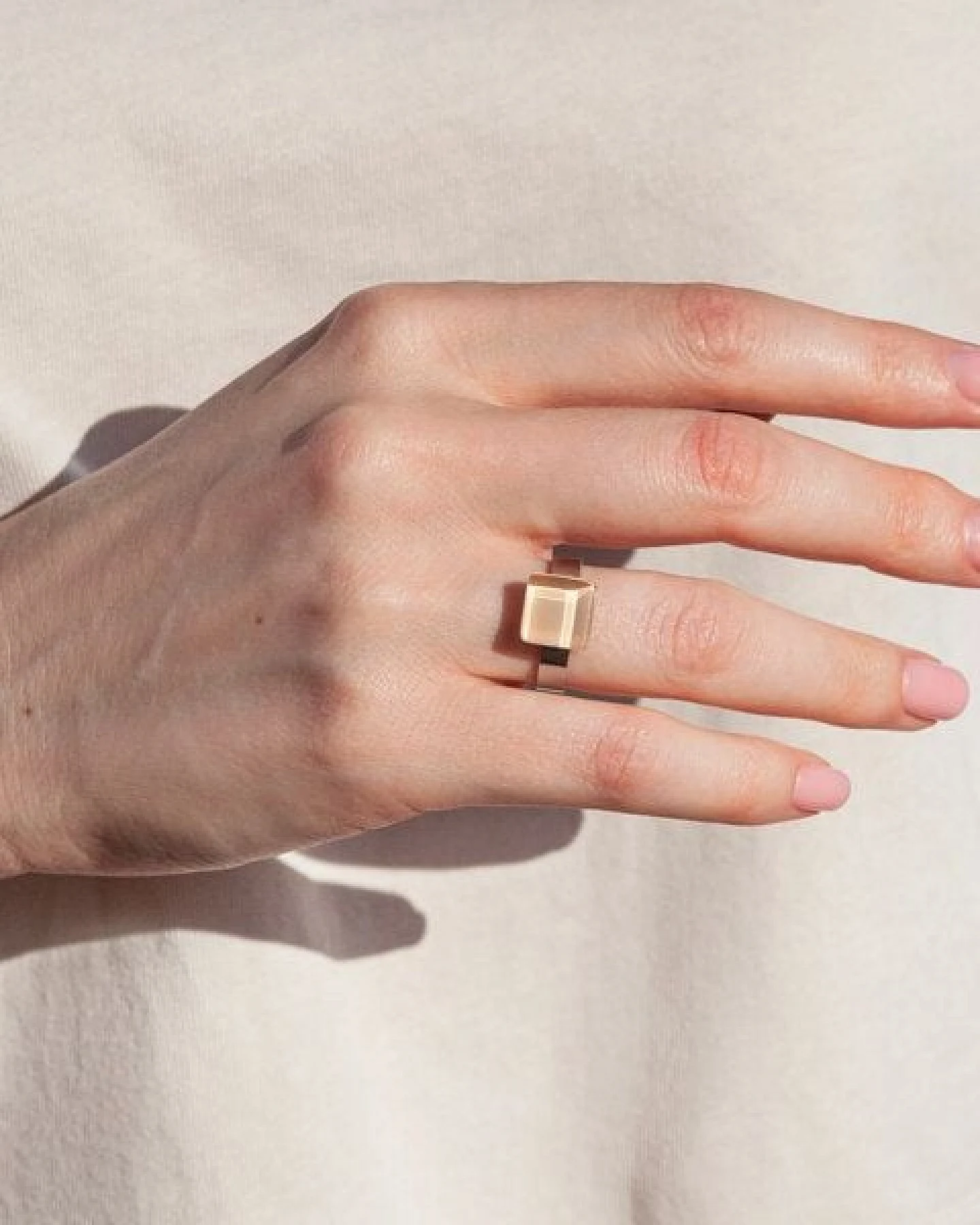 ALEXASCHA Geometrischer Ring aus Glas, mini – Ansicht 2