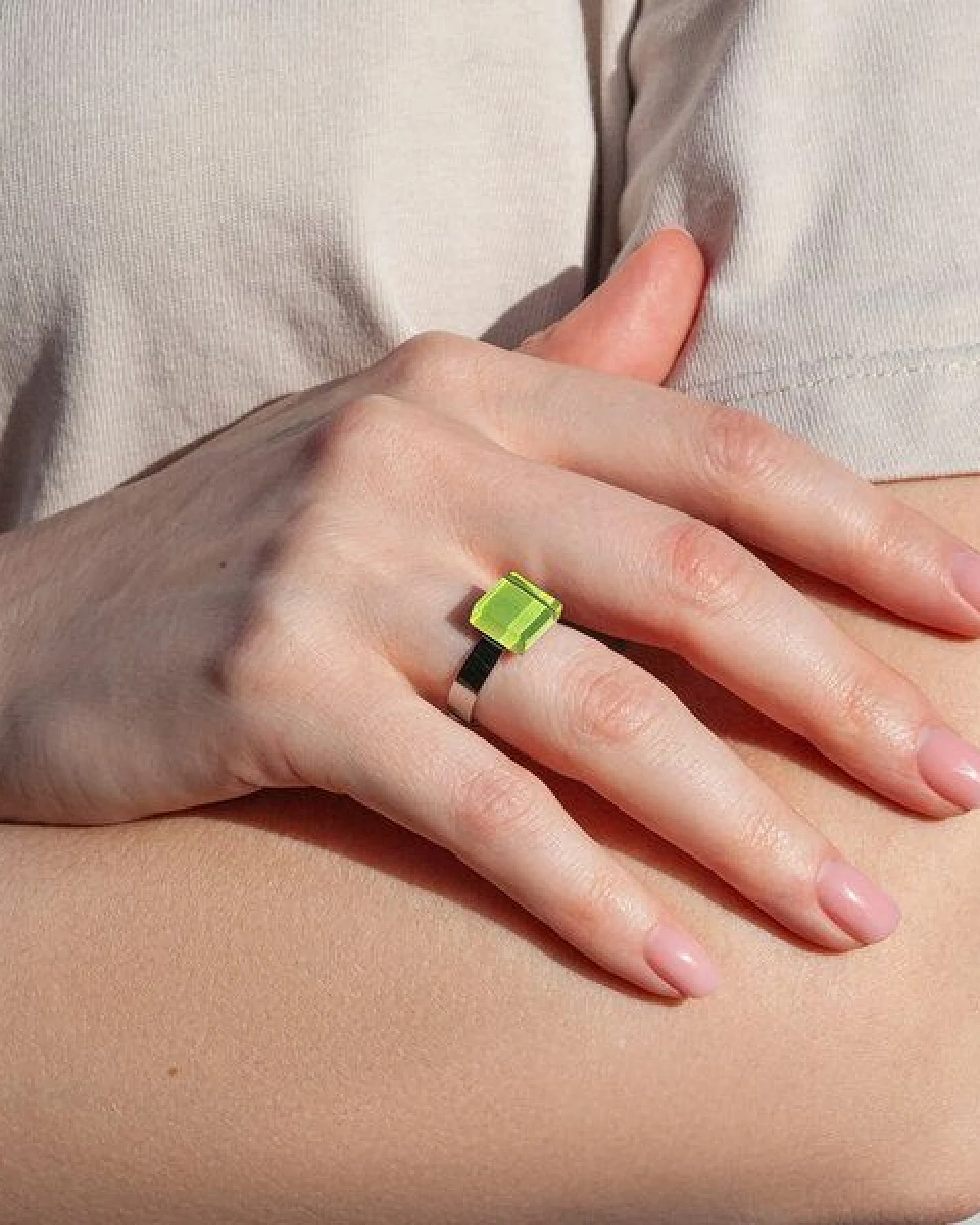 ALEXASCHA Geometrischer Ring aus Glas, mini – Ansicht 2
