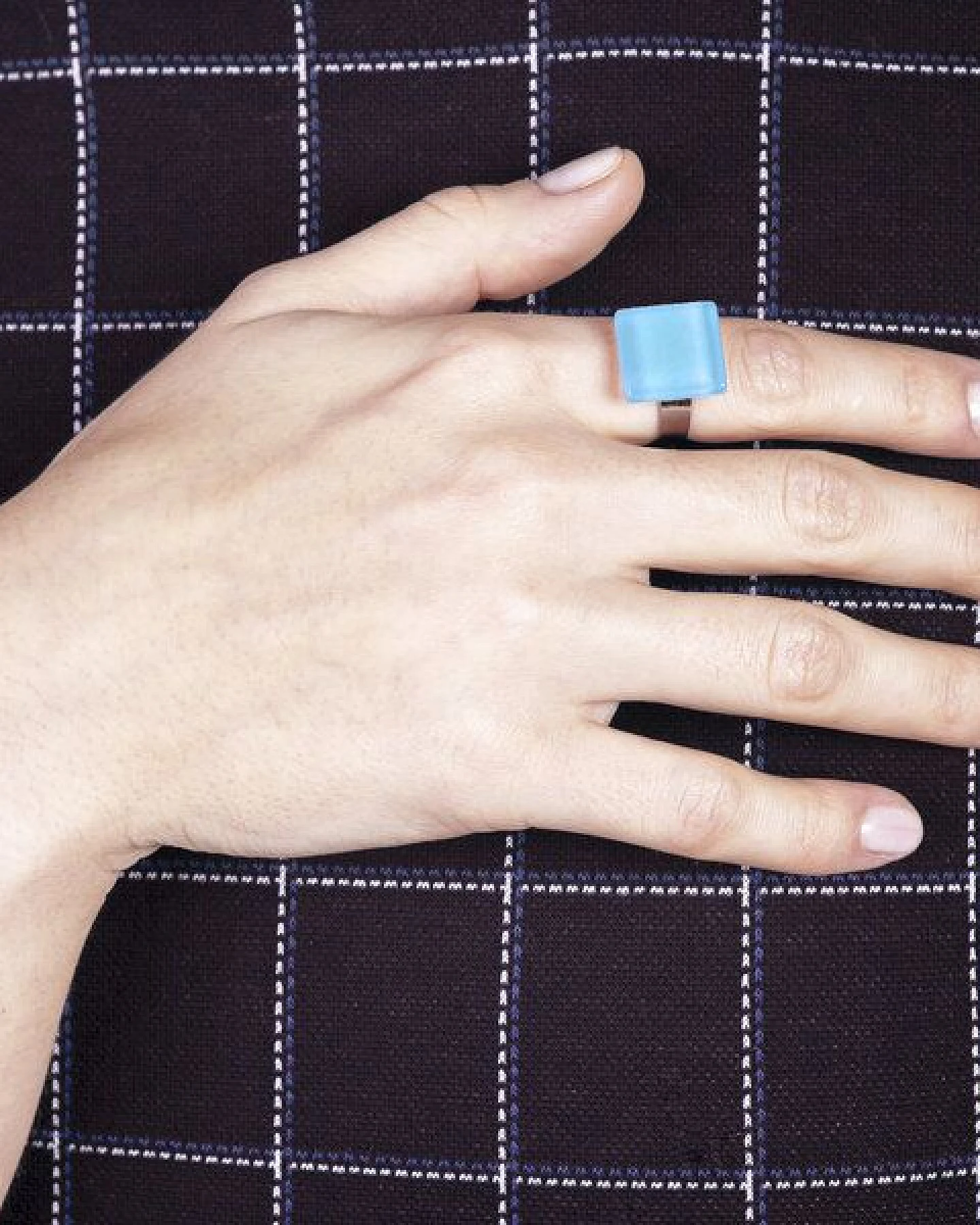 ALEXASCHA Minimalistischer Ring aus Glas, klein – Ansicht 2