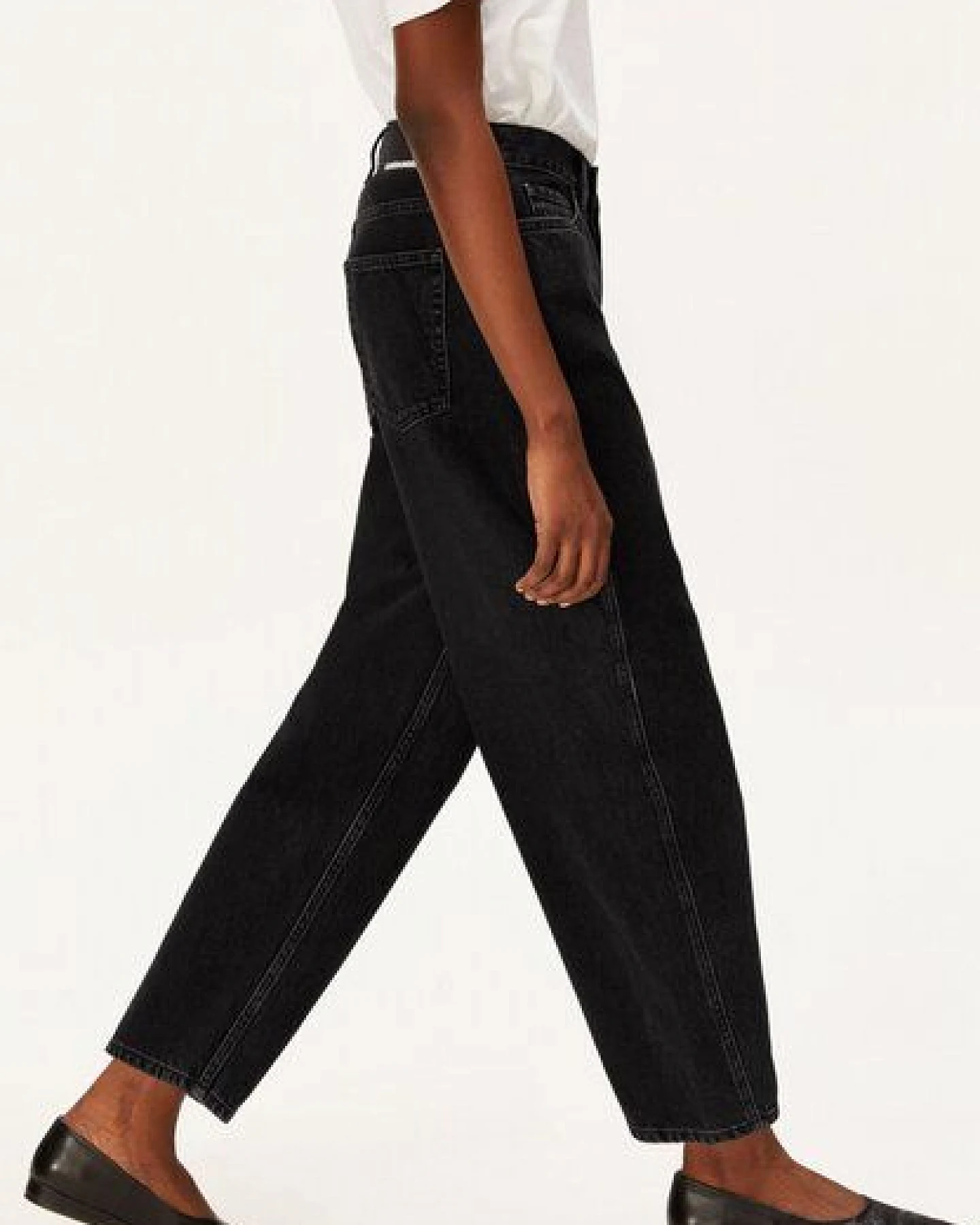ARMEDANGELS BAARLY BARREL Damen Jeans aus 100% recycelter Baumwolle – Ansicht 4