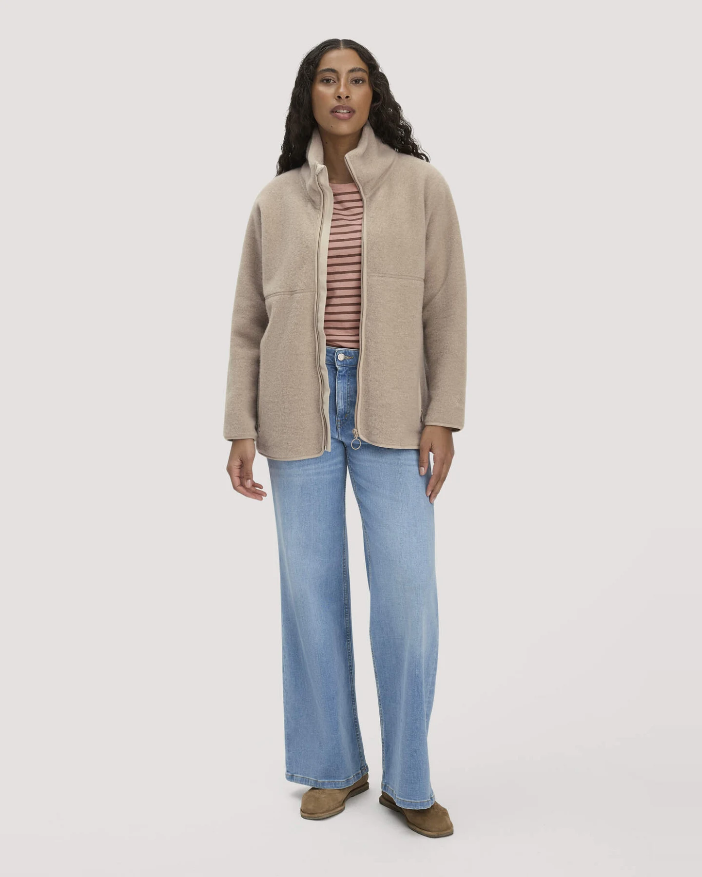hessnatur Damen Wollfleece Jacke Oversized aus Bio-Merinowolle - beige - Größe S – Ansicht 2