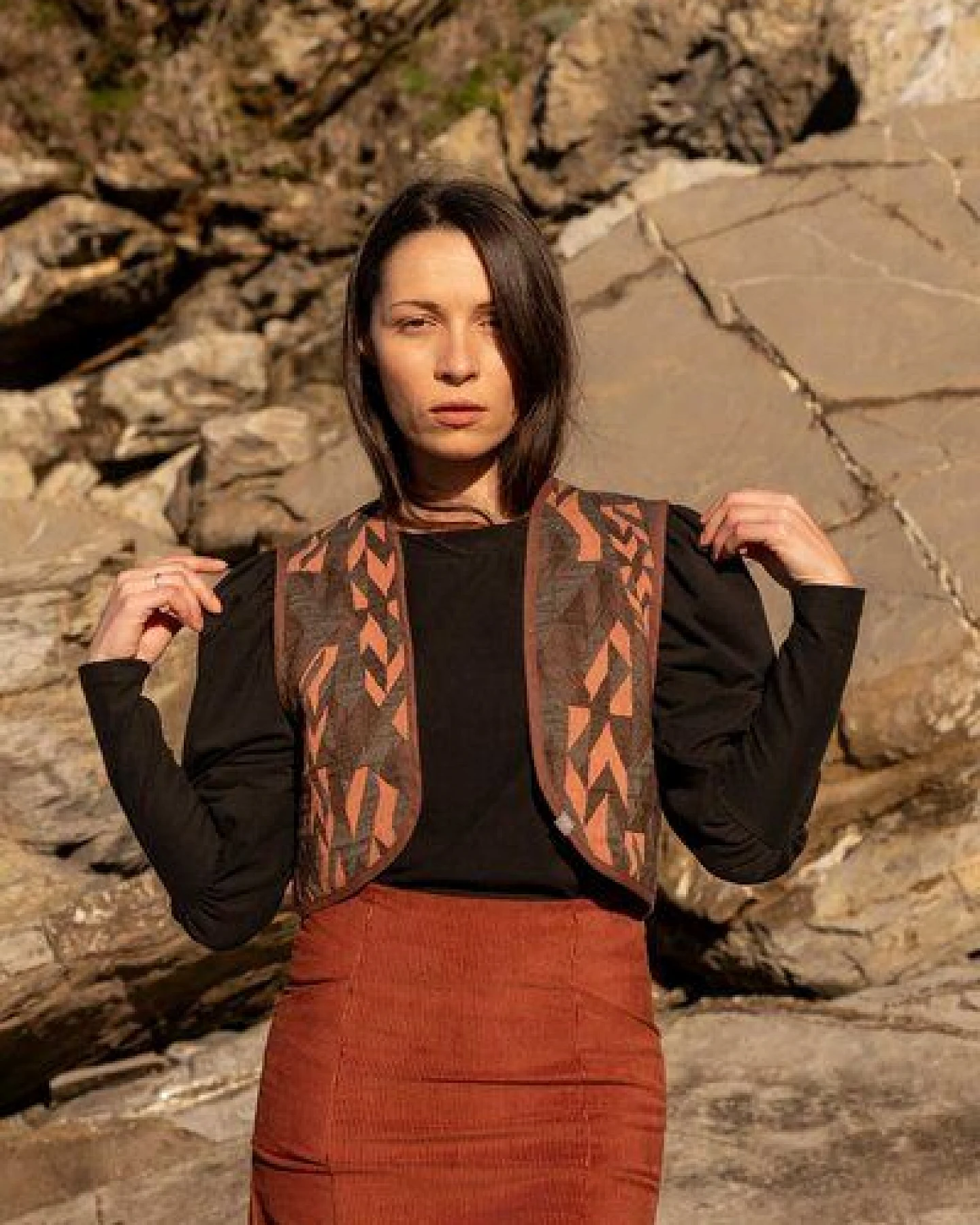 WiDDA berlin kurze Weste MIA mit Jacquard Muster zum Wenden – Ansicht 3
