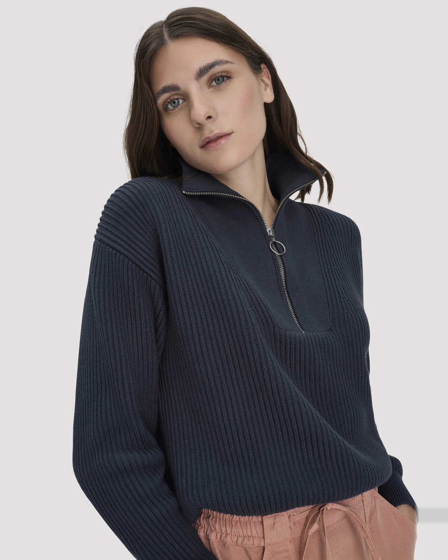 hessnatur Damen Strick Troyer Relaxed aus Bio-Baumwolle - blau - Größe XL – Ansicht 4