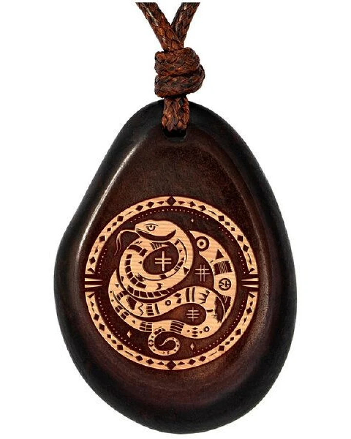 Braun Tagua-Kette mit graviertem Tieranhänger – nachhaltig & handgefertigt