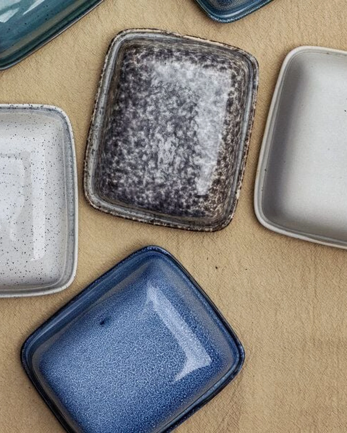 onomao Handgemachte Butterdose 'Manteiga' aus Steinzeug – Ansicht 3