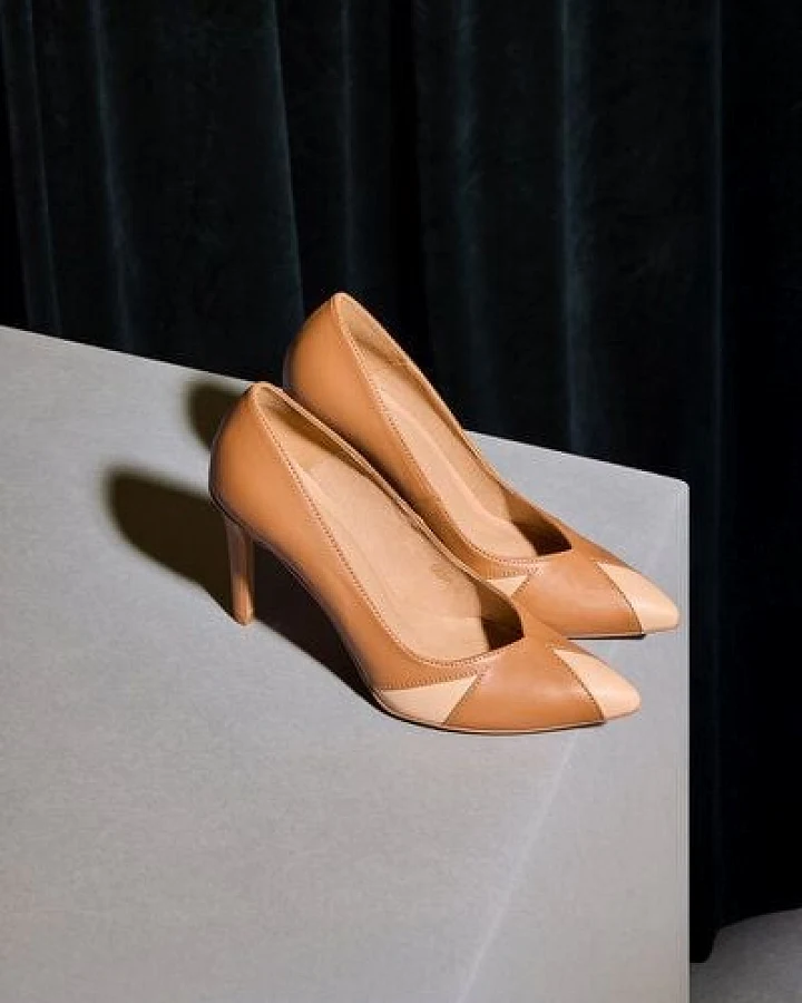 AGAZI IVO caramel & almond – vegan heels made from mushroom leather