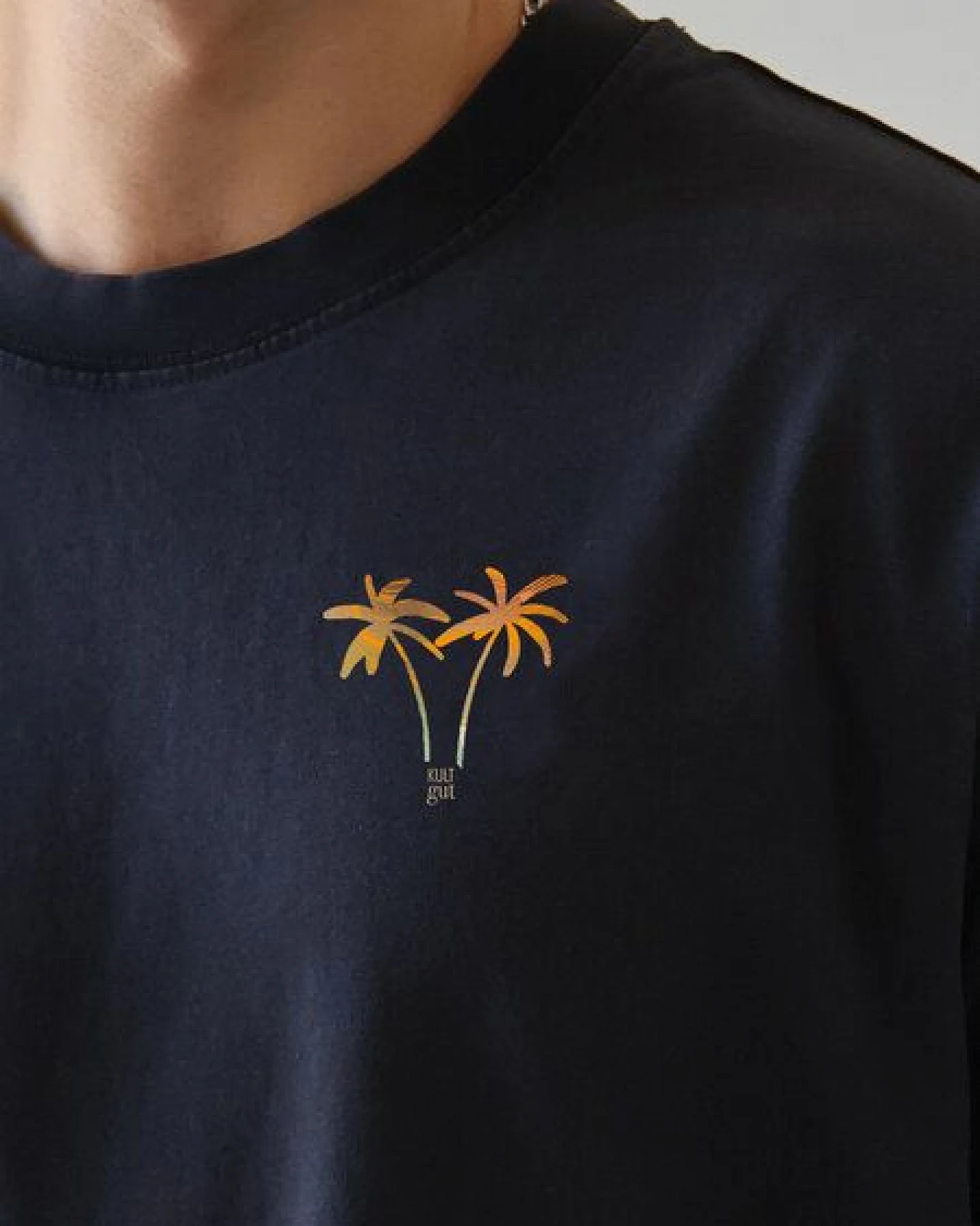 Kultgut Artdesign - Vintage Oversize Shirt 100% Biobaumwolle / Little Palms – Ansicht 3